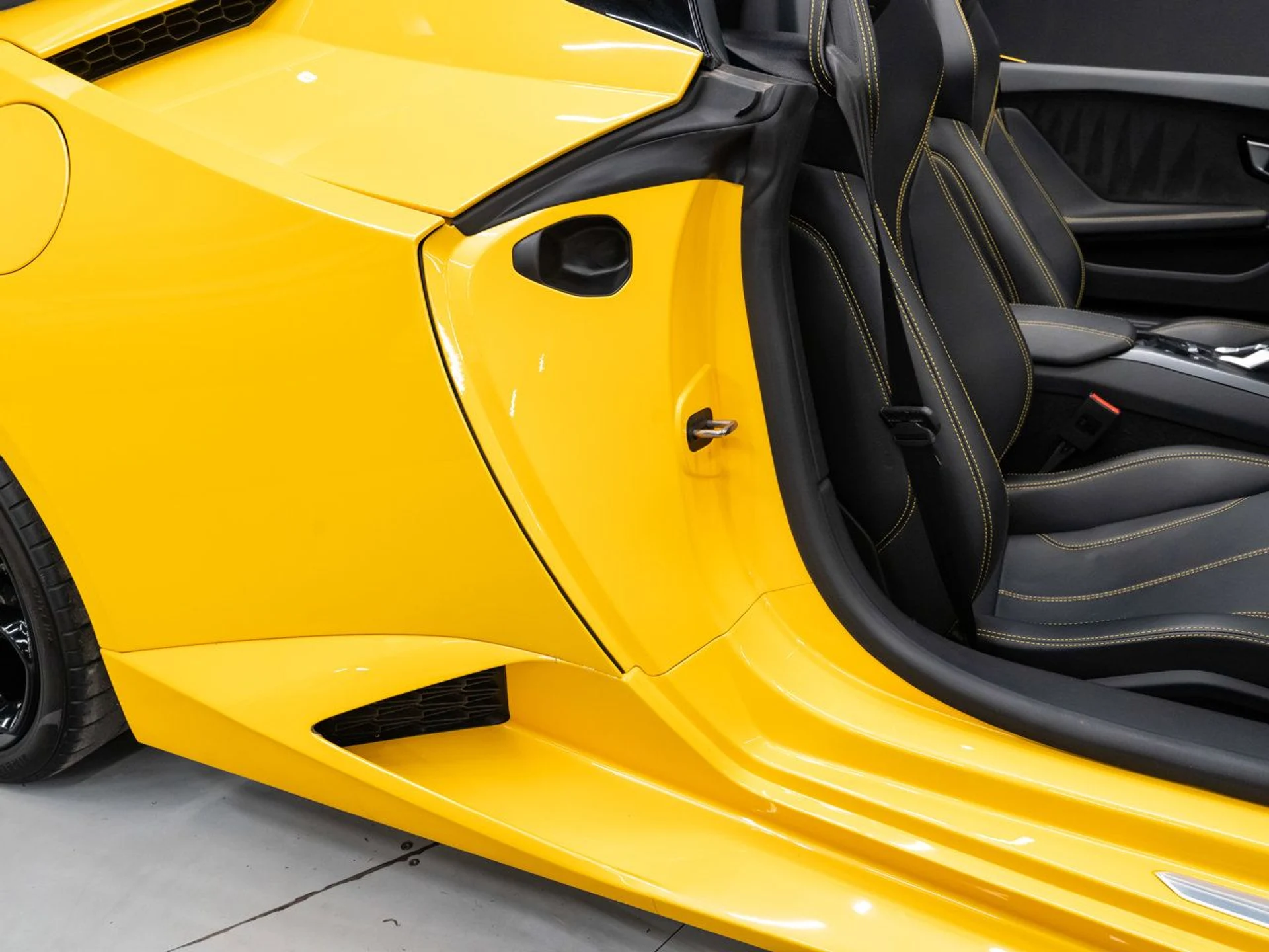 mph098_2741622410_lamborghini_huracan_2017_11e16b7faa