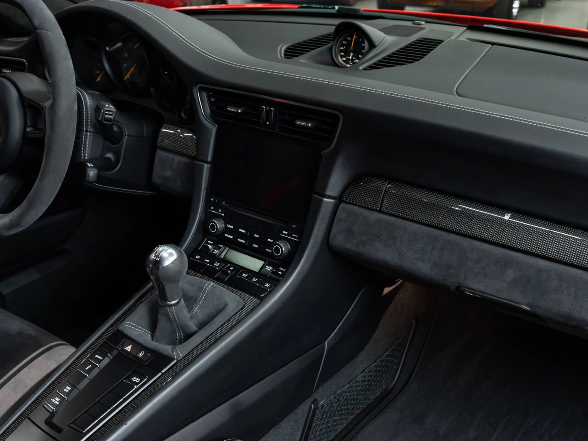 mph098_2824244078_porsche_911_2018_8d50a2113e