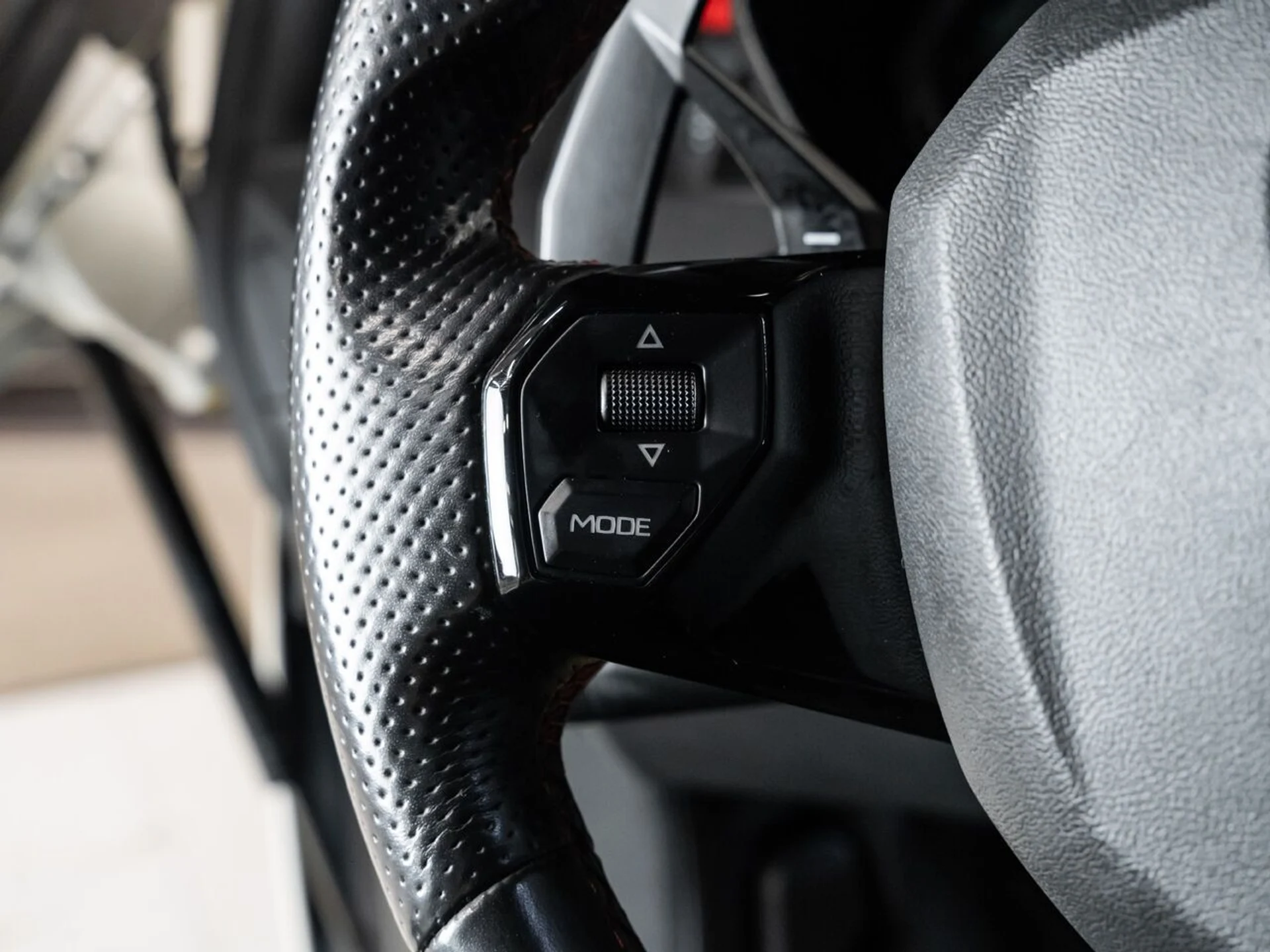 mph098_2833526550_lamborghini_aventador_2017_bd04bc8dfb