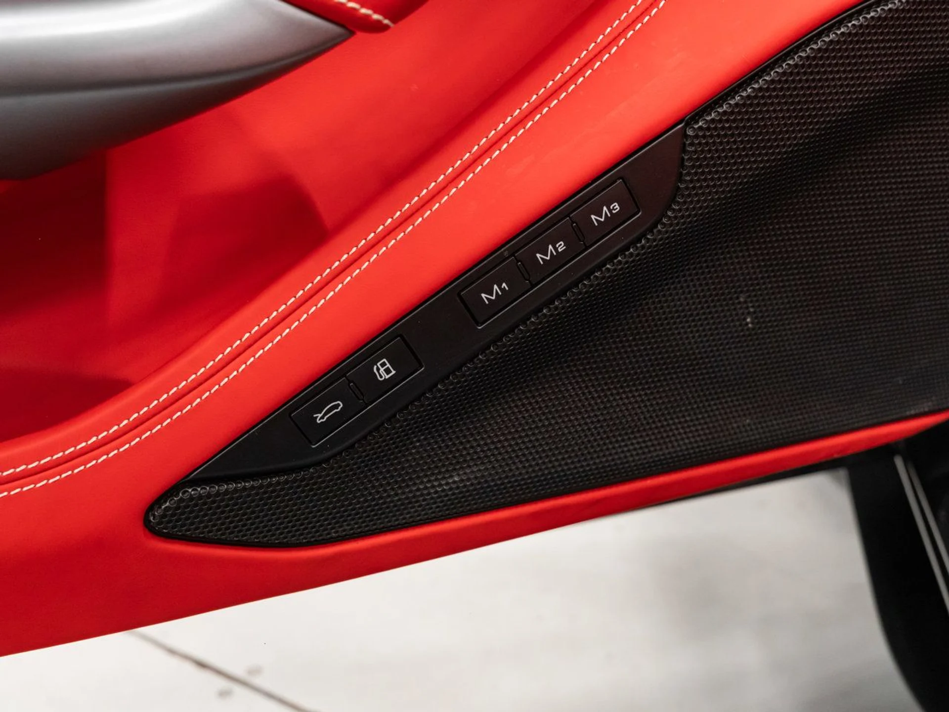 mph098_3451746636_ferrari_f8_spider_2021_d47e2a96d0