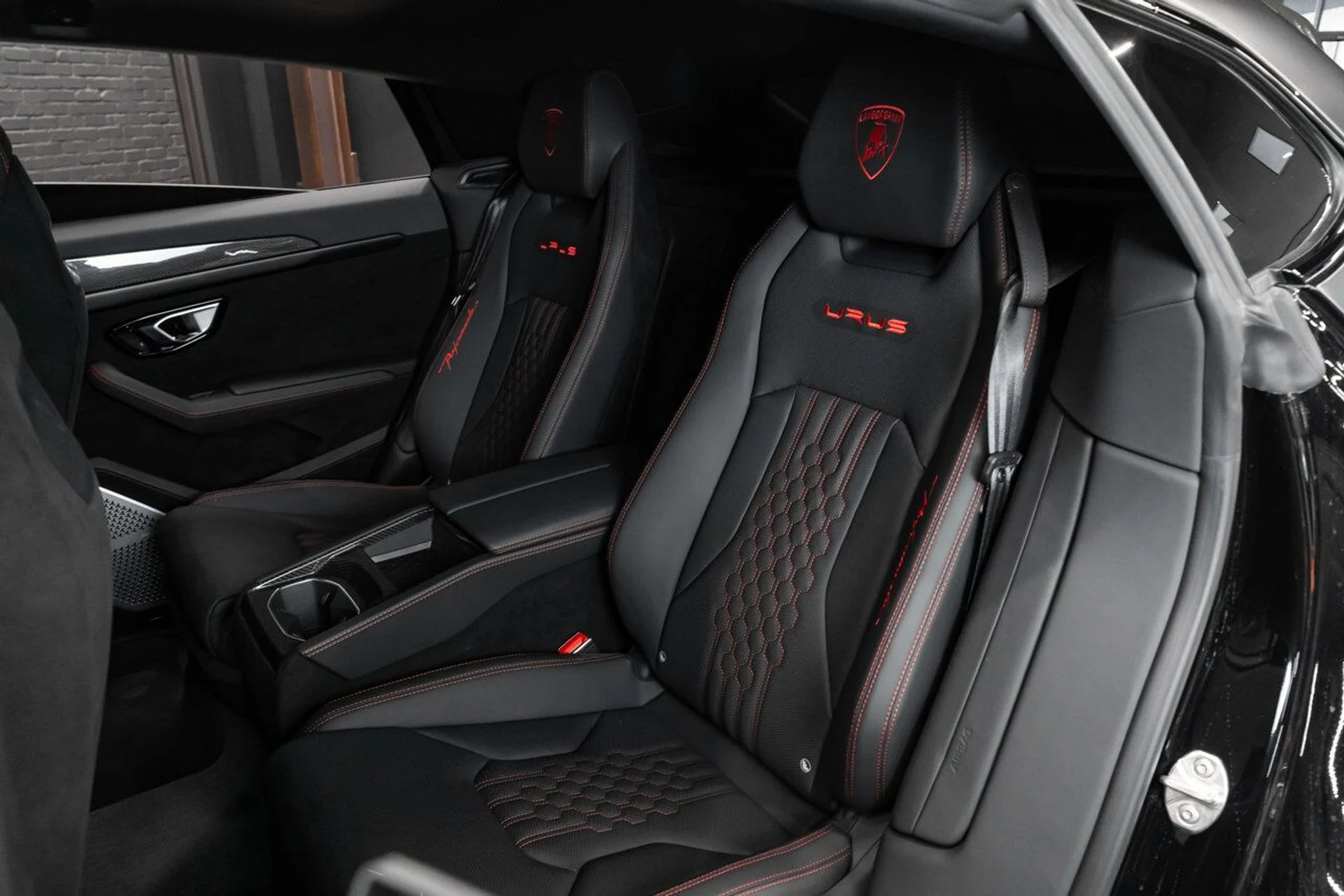 mph098_3814110681_lamborghini_urus_2023_01b460007f