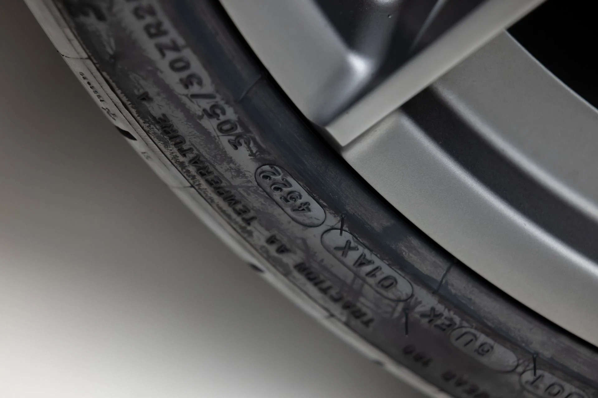 mph098_3899105614_13163_p99_l_04c901449a