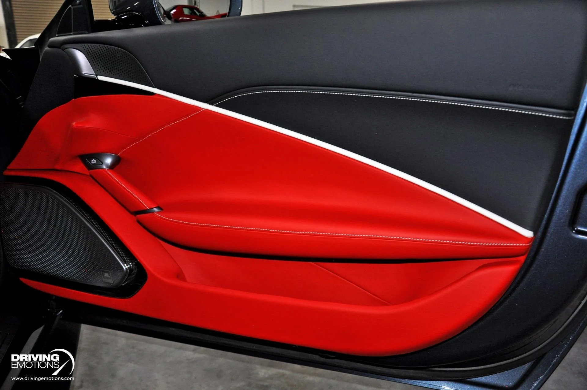 mph098_593246055_882_p99_l_ad5781bbdf