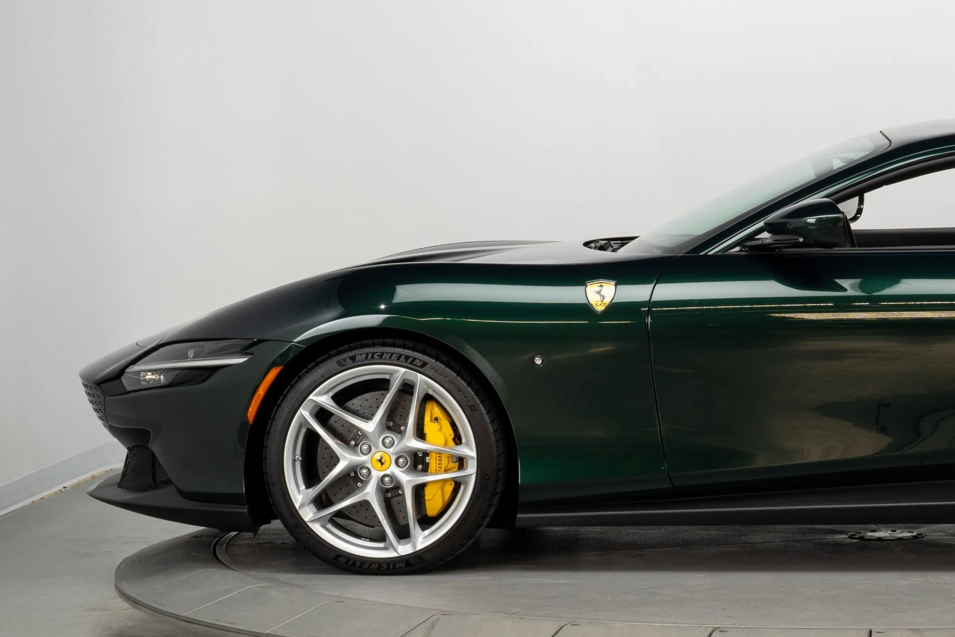 mph098_861465189_Used_2022_Ferrari_Roma_1772575273_3a4fc214a6