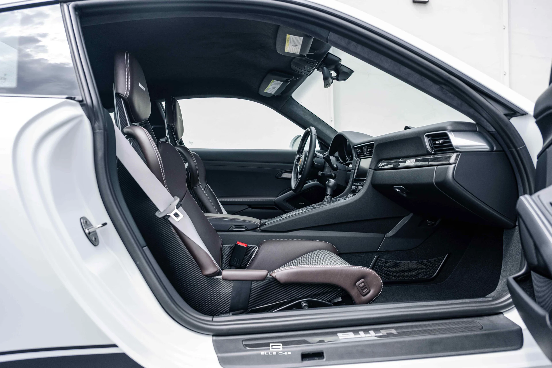 mph098_894714351_6a691d101c5d765261e5c006_23789_202016_20_Porsche_20911_20_R_99_7c011c1e45
