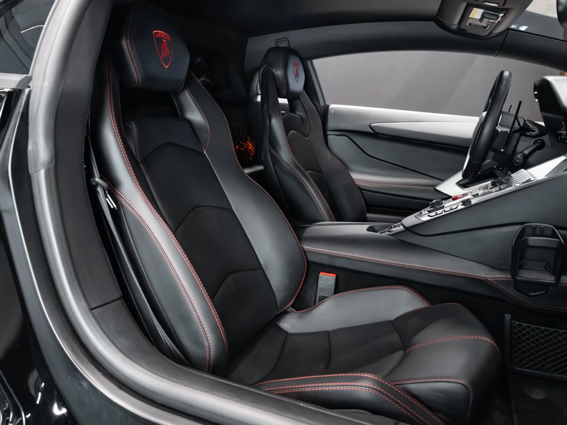 mph098_908500142_lamborghini_aventador_2017_e6e2d8acdf