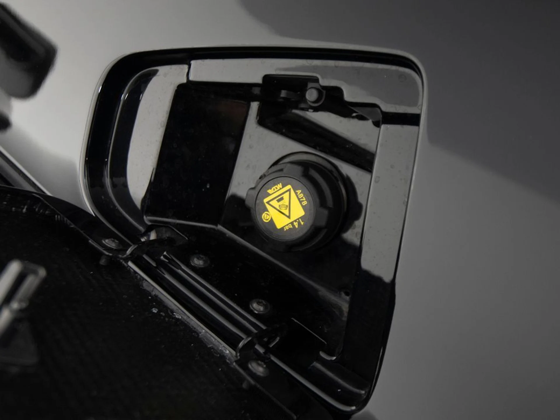 mph099_1902100364_cd2c4176406b7a288e574bcd925b4679x_996ff78591