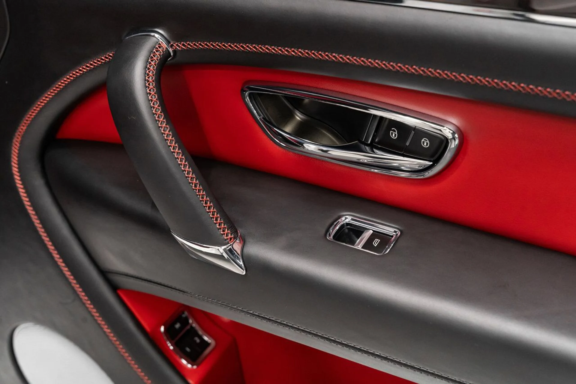 mph099_2199422503_bentley_bentayga_2019_6c18802733