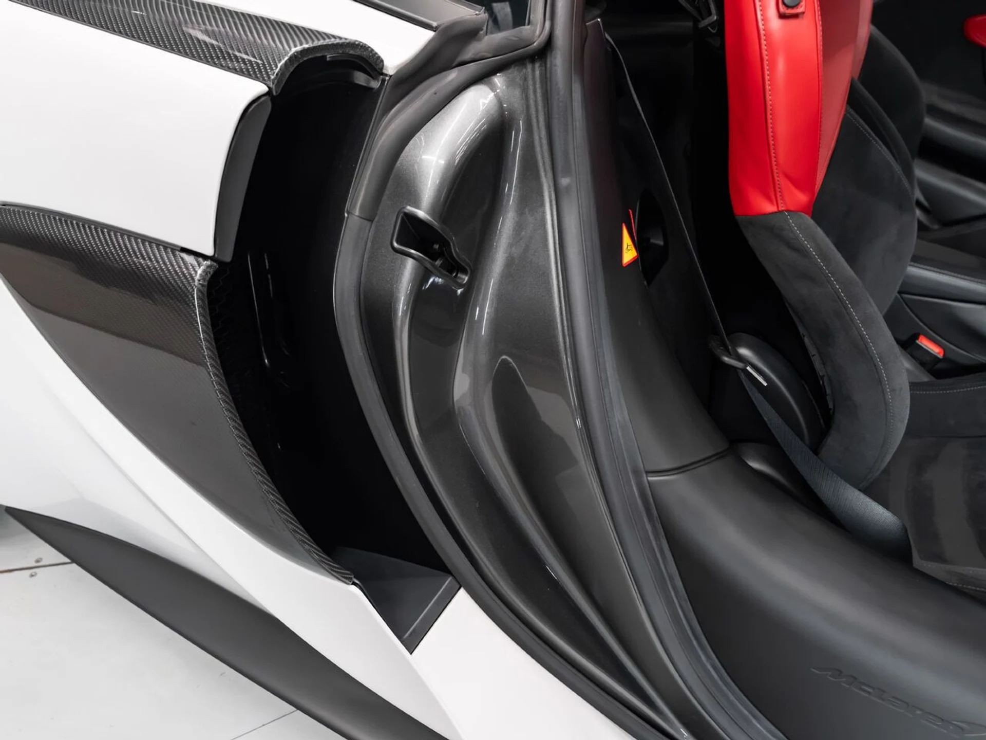 mph099_255283302_mclaren_570s_2017_c9c359a774