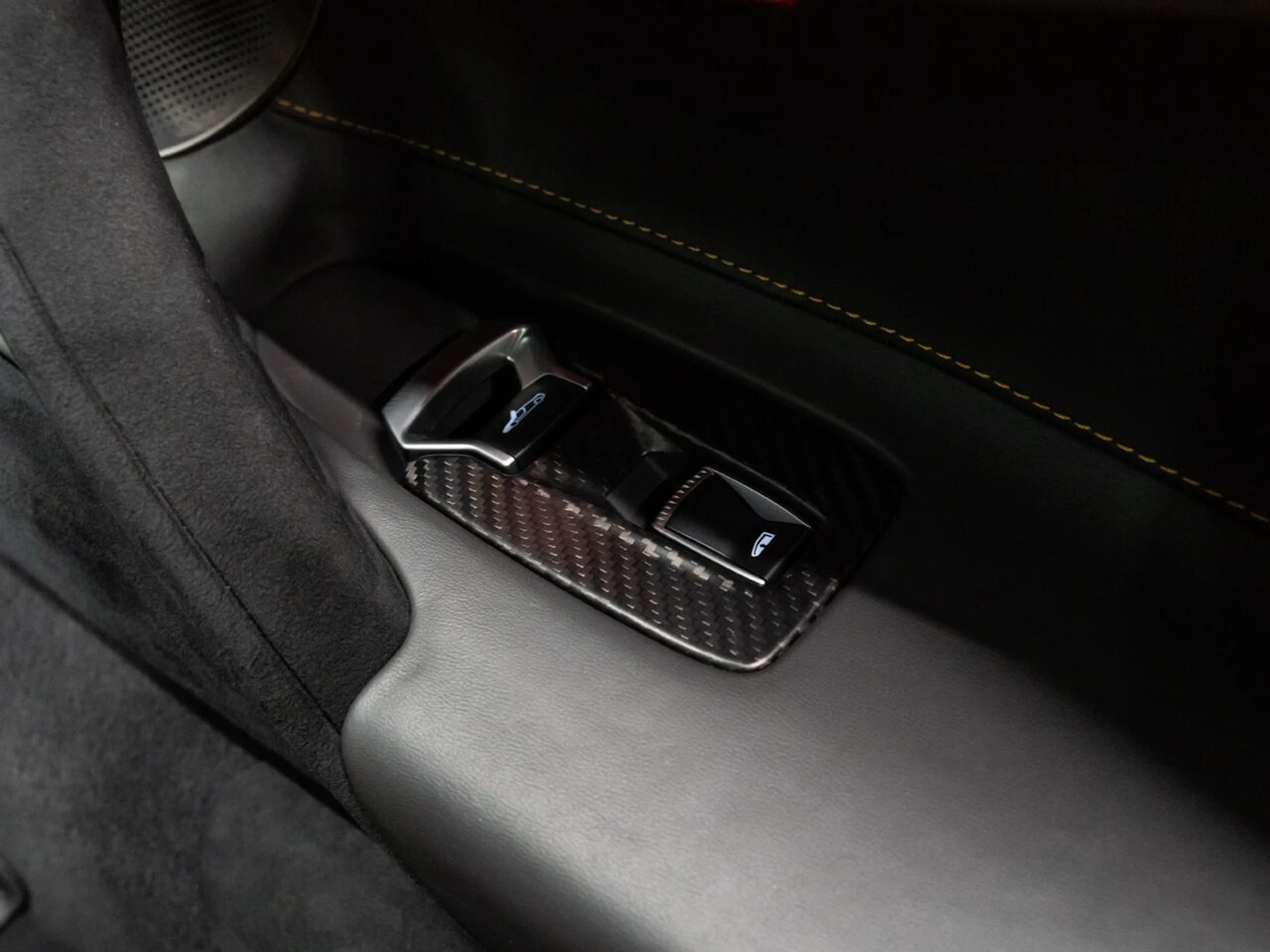 mph099_2630415774_mclaren_720s_2018_d89eea72df