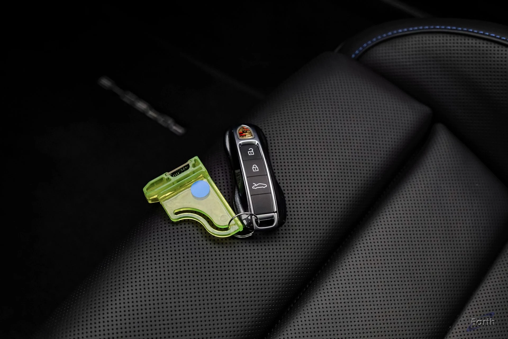 mph099_2640676987_67e05c316da0e52cc77acaa091d618b1x_f4c0927251