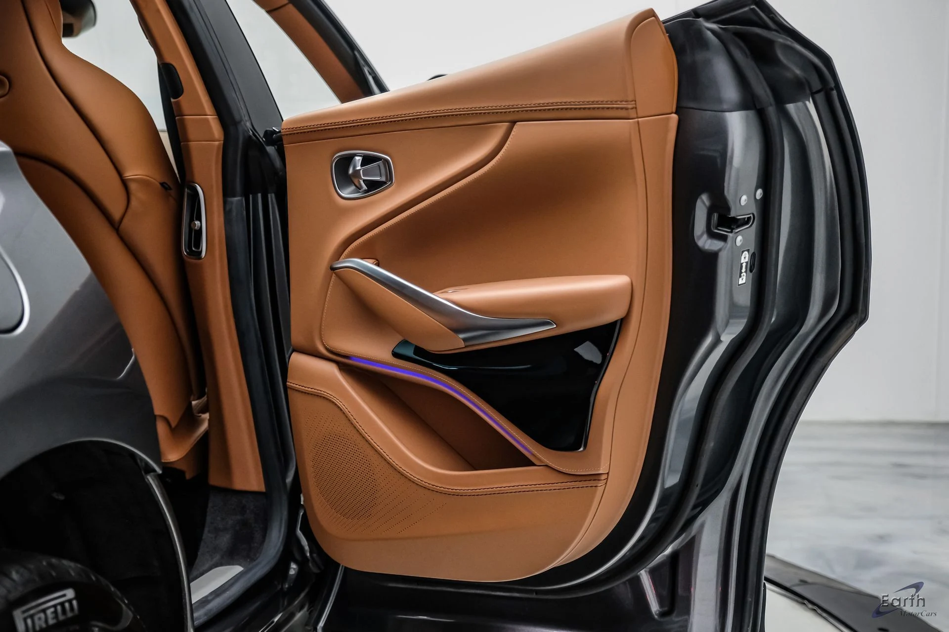 mph099_2716528110_bc7aa6acbd604a8c2c9bb141ae266c36x_05d10303a8