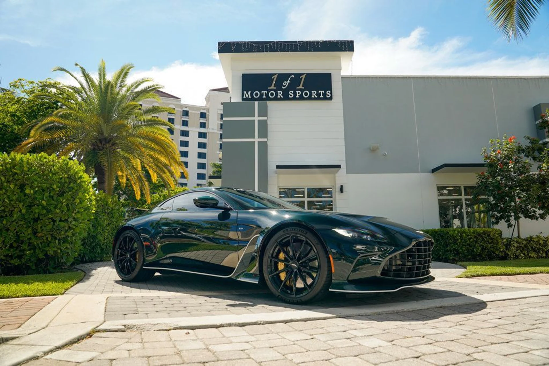 mph099_2756281898_used_2023_aston_martin_vantage_v12coupe_14354_22896697_100_1024_67cc5874b7