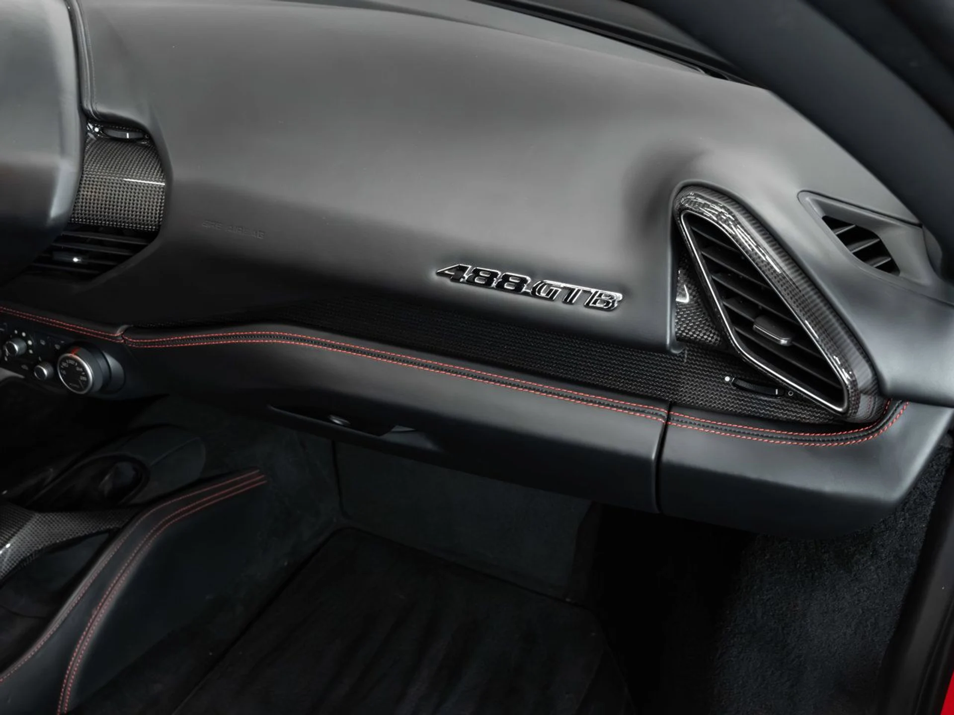 mph099_2788036638_ferrari_488_gtb_2017_e0b3b131ef