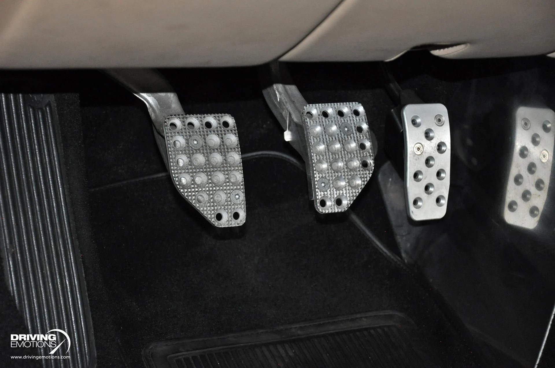 mph099_328524706_867_p100_l_5a1193d916