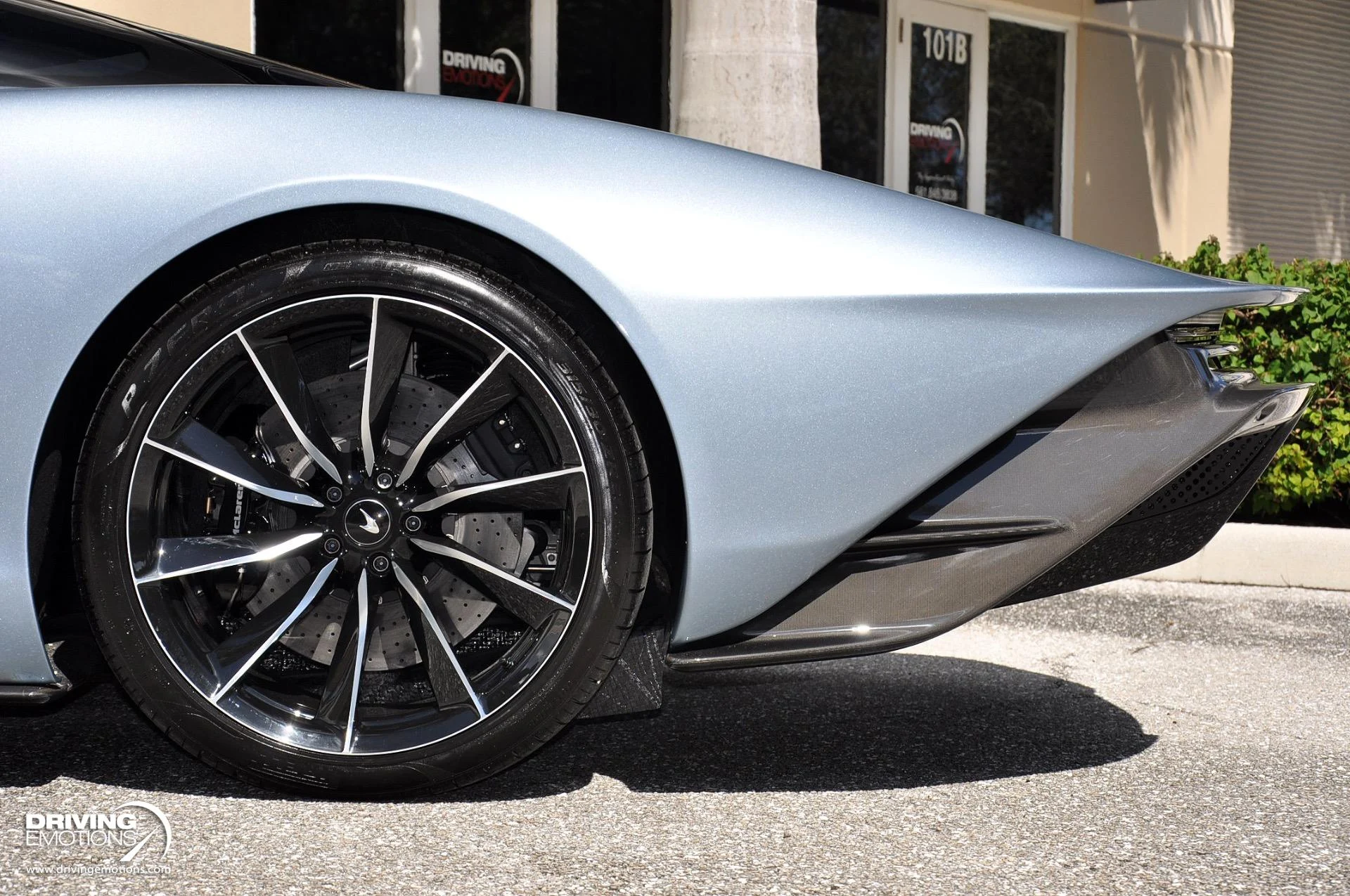 mph099_3714134096_821_p100_l_9b80fc6abe