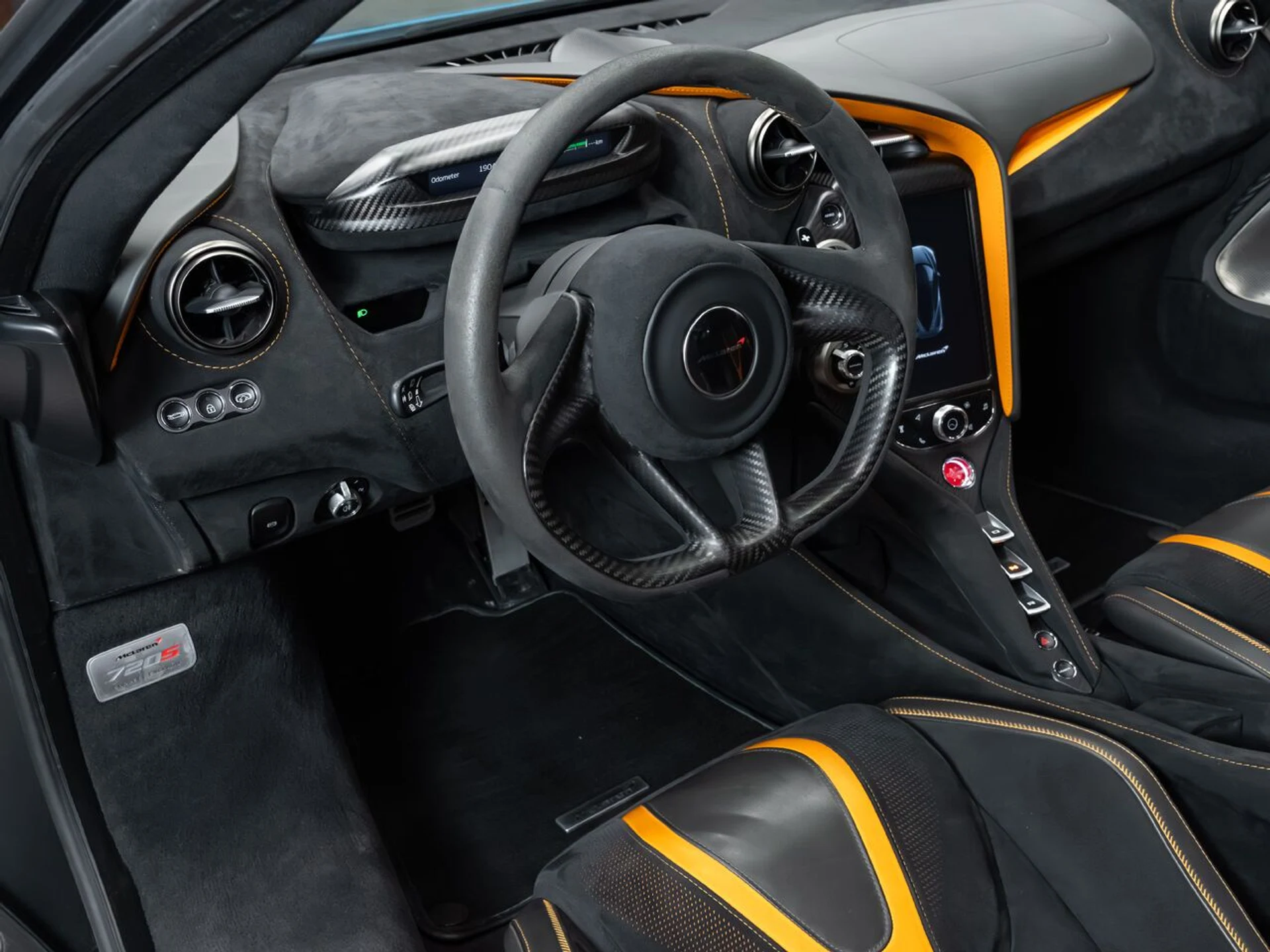 mph099_387948657_mclaren_720s_2018_881b8a7c1d