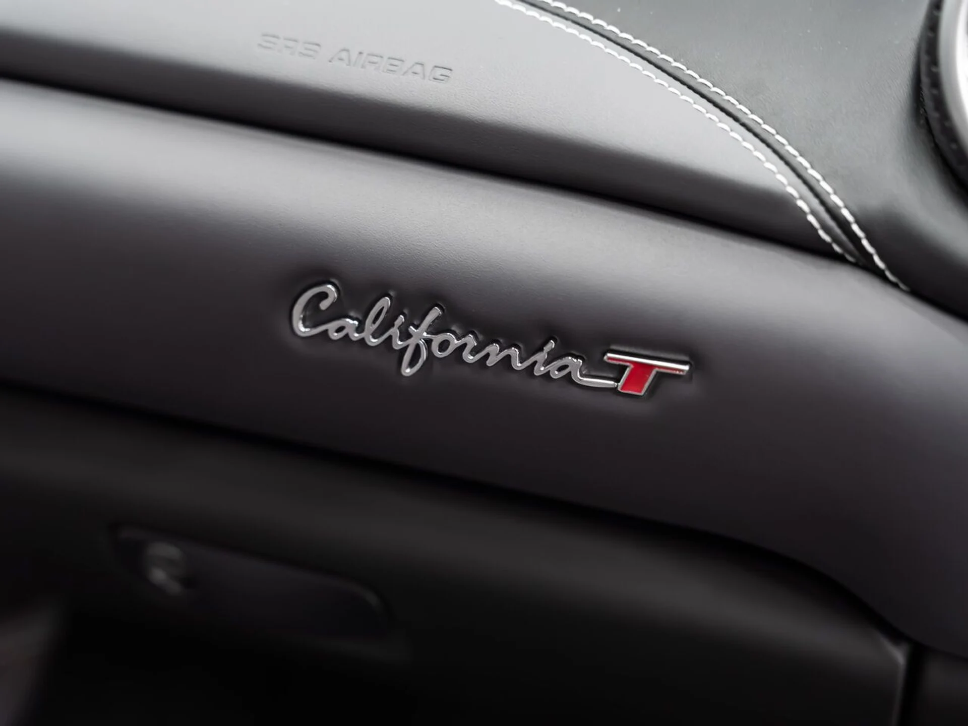 mph099_3887130496_ferrari_california_2015_8ec1bee356