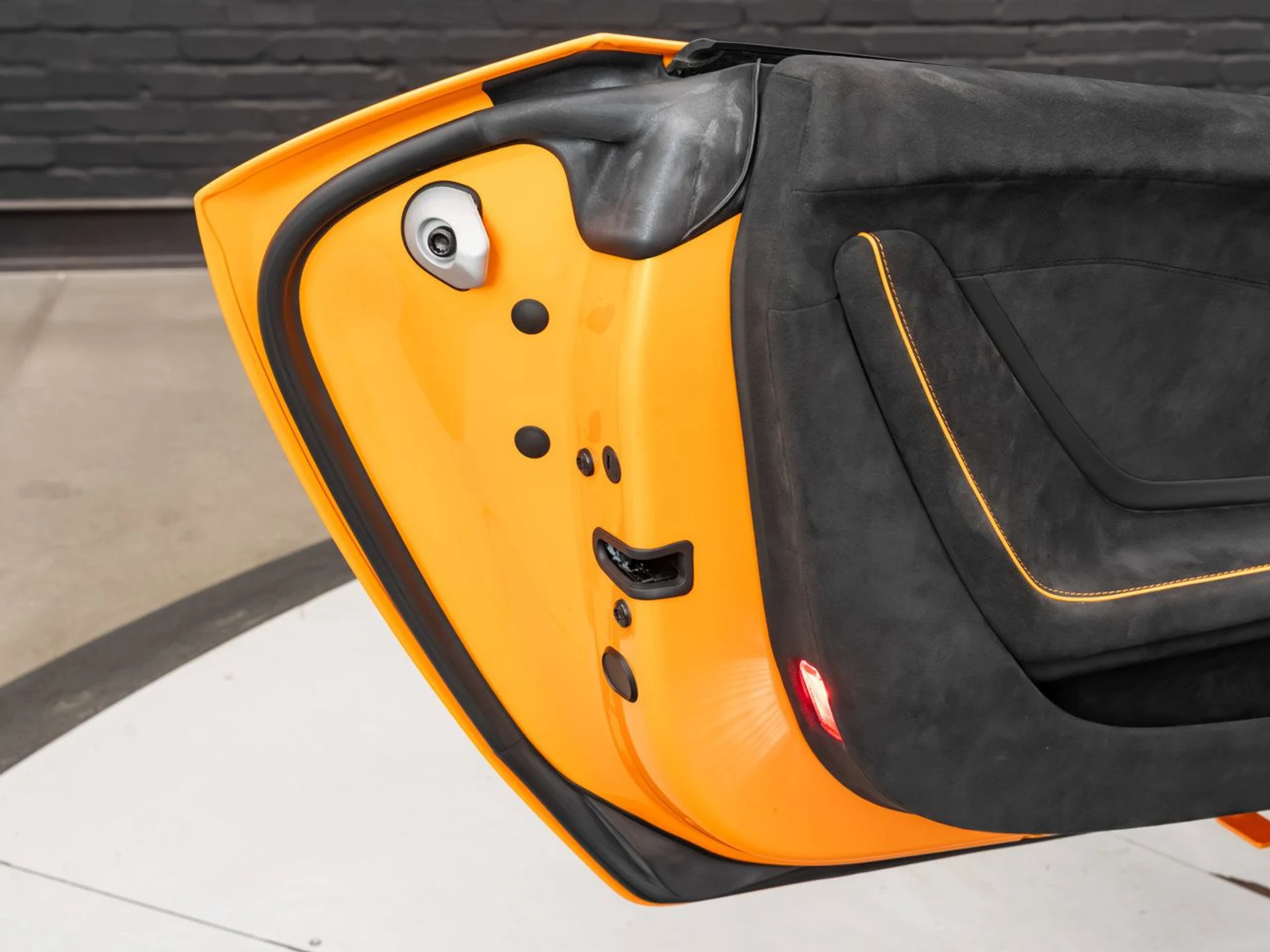 mph100_1219585782_lamborghini_huracan_2023_227051fe32