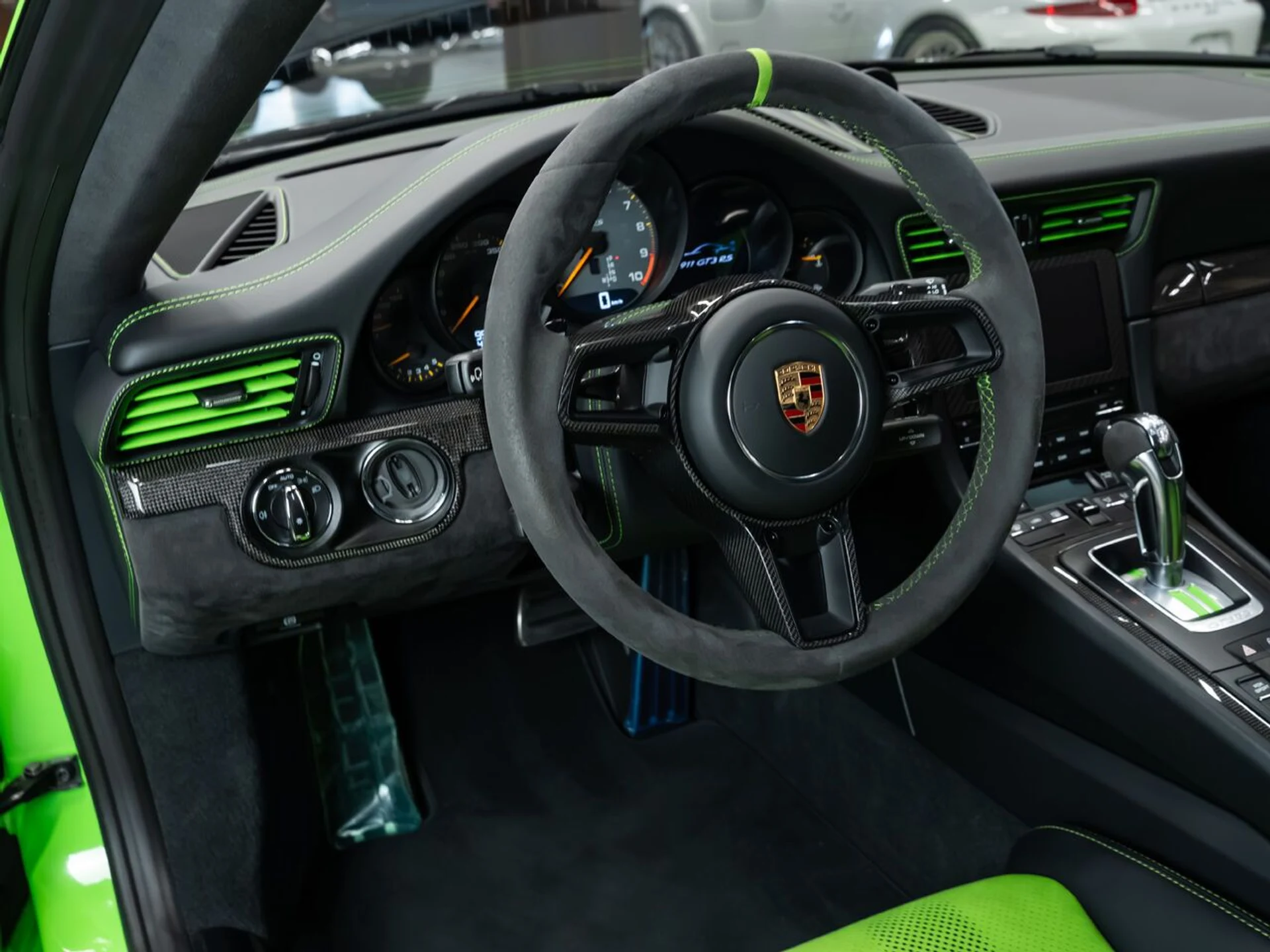 mph100_1615710877_porsche_911_2019_b83d5c08bc