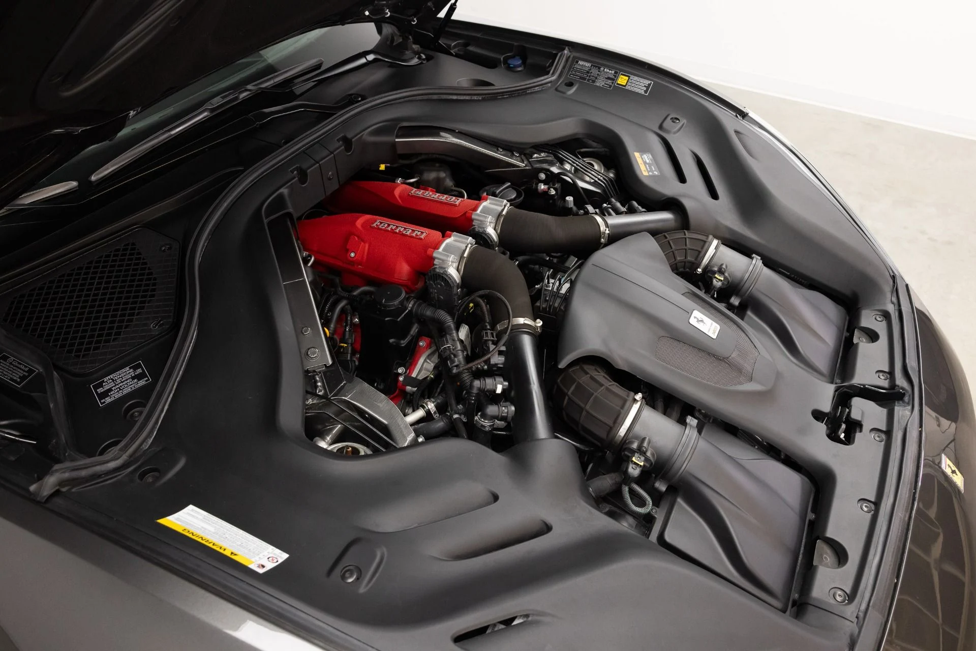 mph100_1738318142_Used_2019_Ferrari_Portofino_1784318320_aae3e4af48