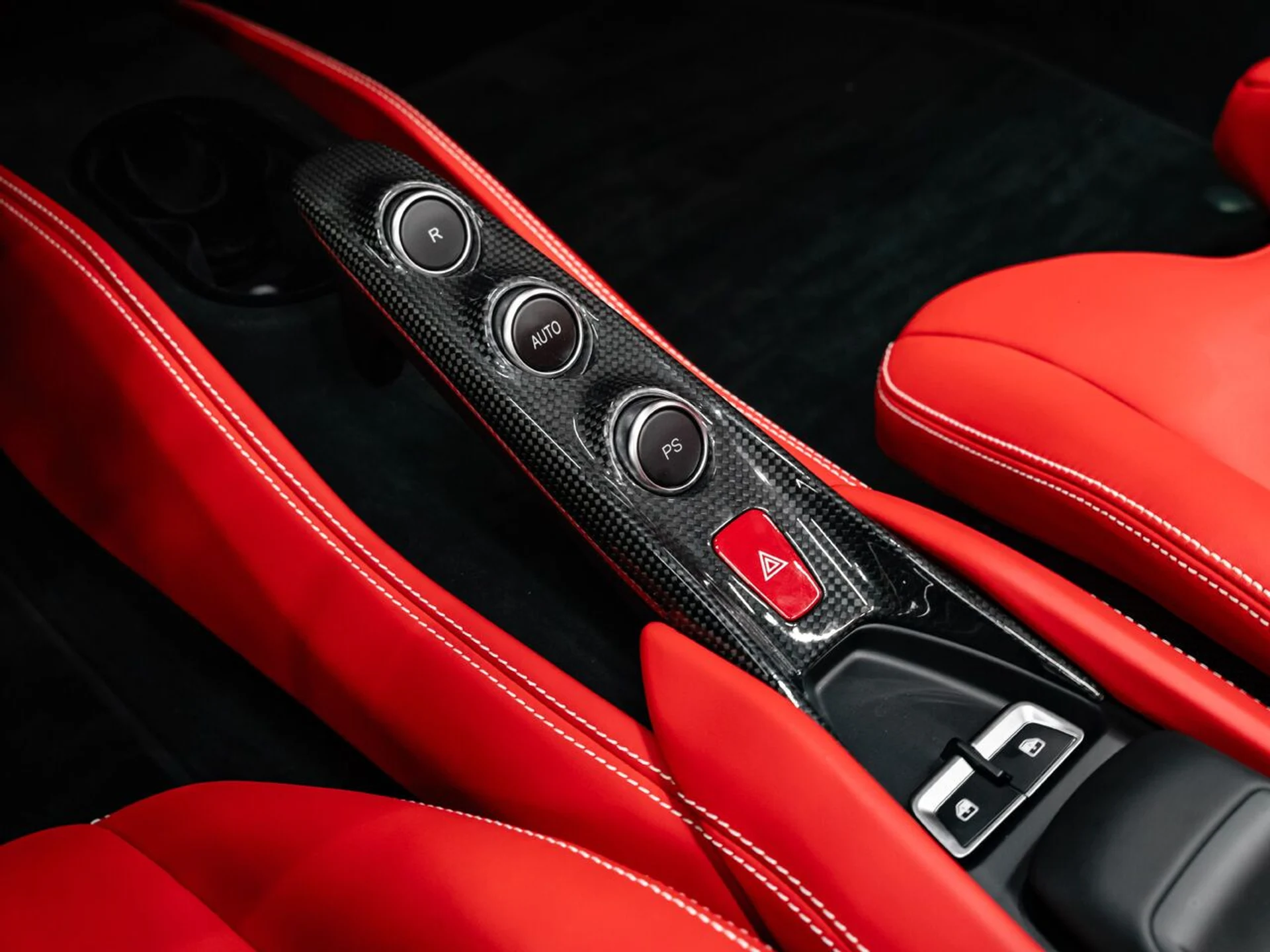 mph100_1864360477_ferrari_f8_spider_2022_f00305ce6f