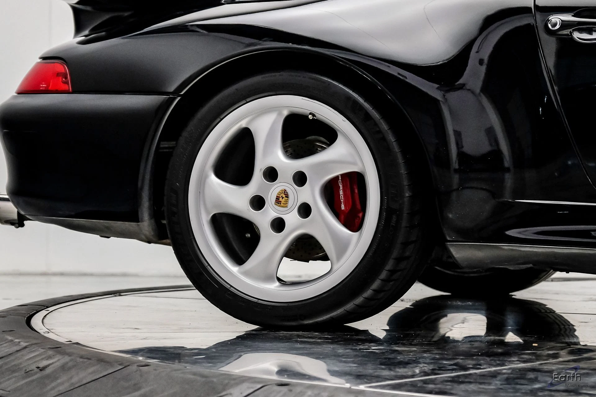 mph100_2064920855_6195324245052354957911905af7919ex_5a8bf3c9d5