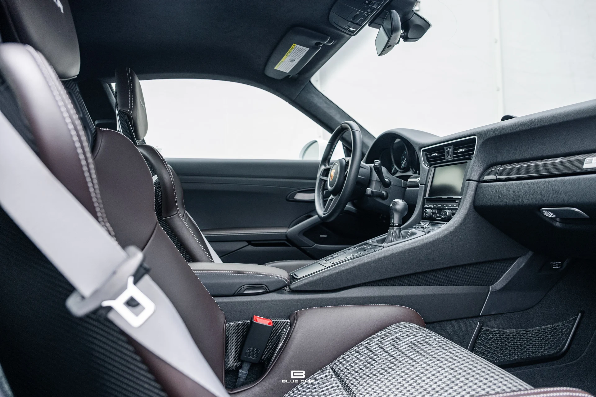 mph100_2082839668_6a691d190737cbb3151ea19f_23789_202016_20_Porsche_20911_20_R_101_26fa229eef