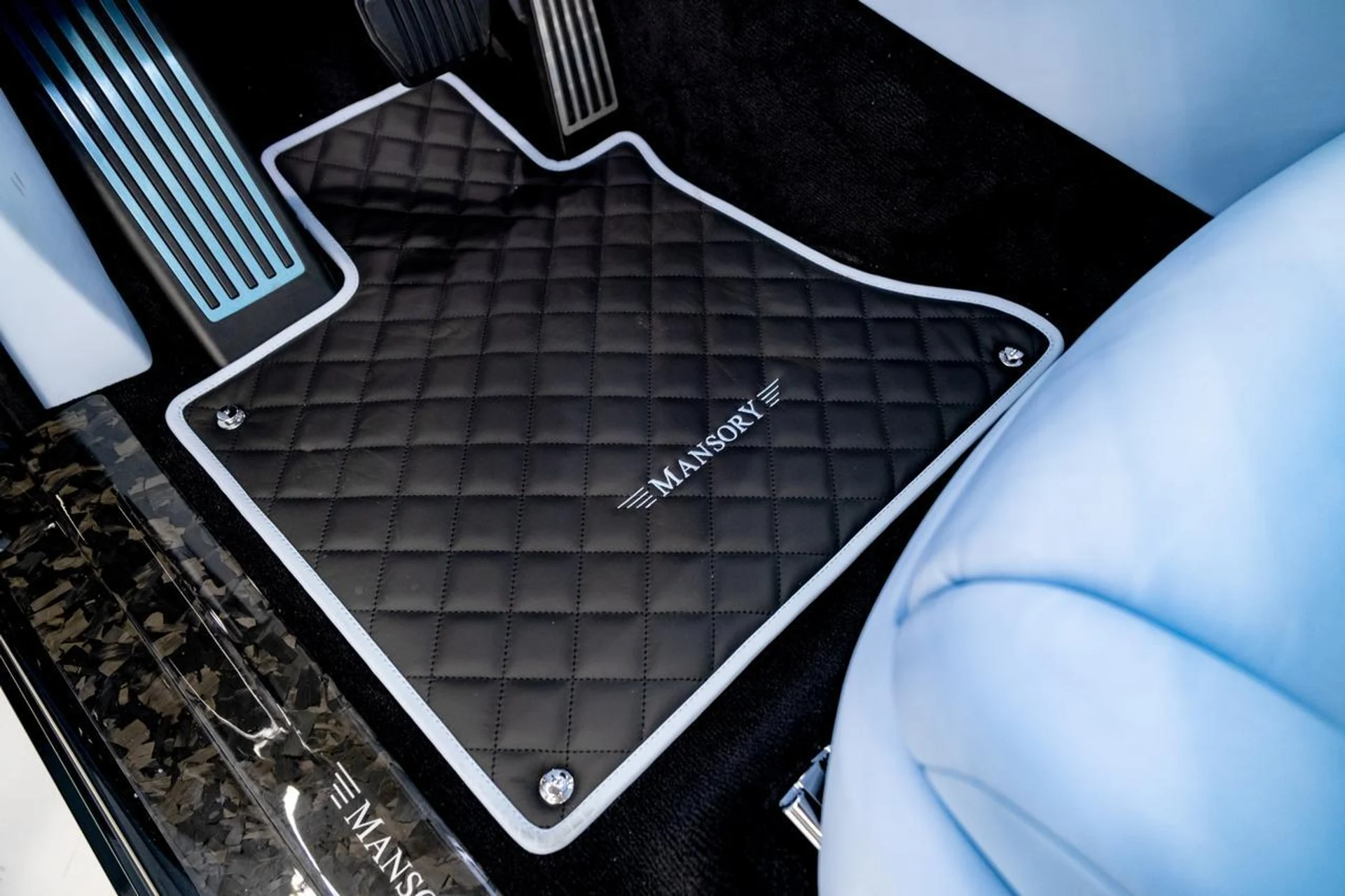 mph100_2408656049_5cd42d7a1000daecb6f5d66421661184_7d8c693820