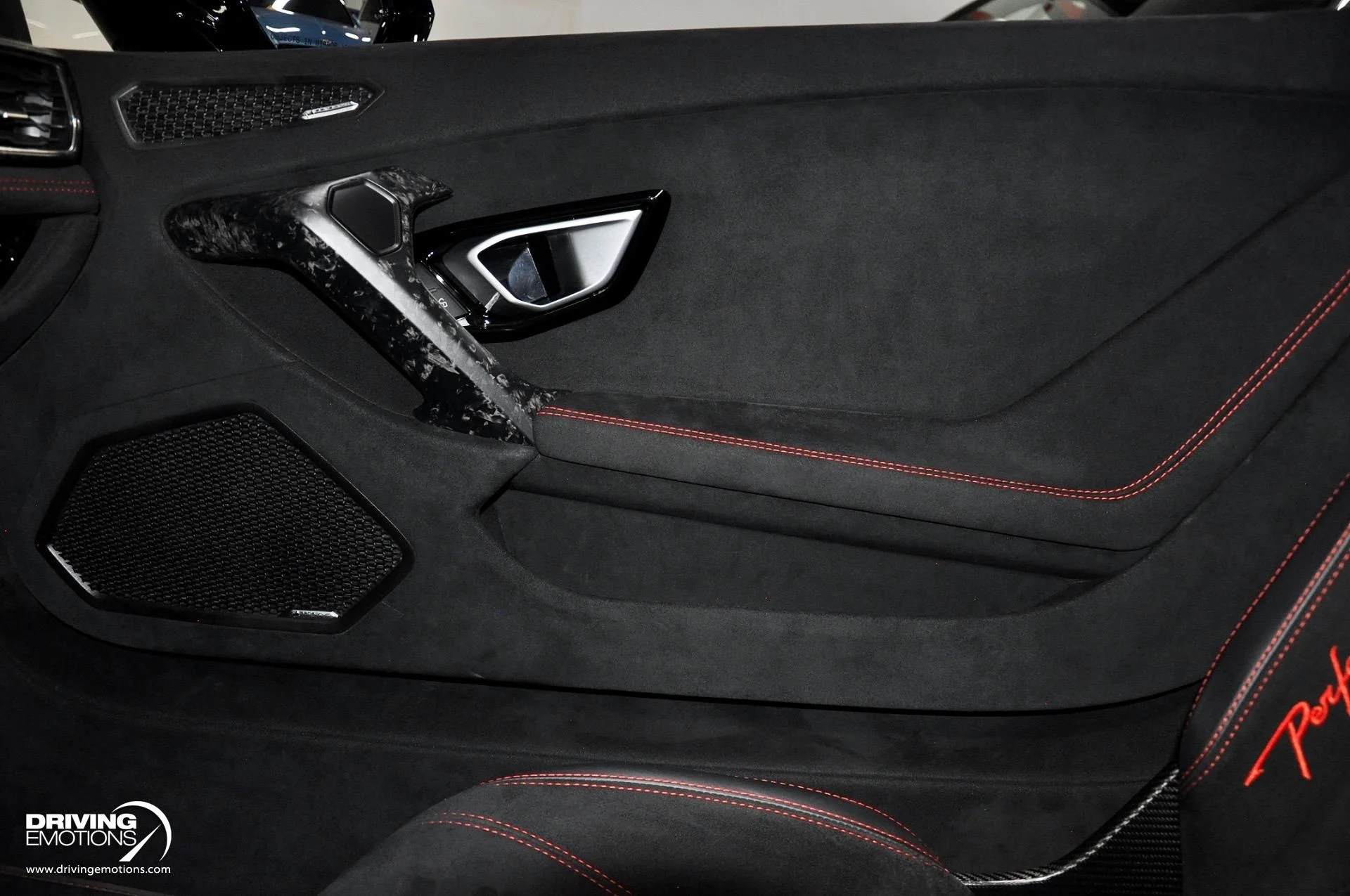 mph100_2420843041_863_p101_l_4604149a64