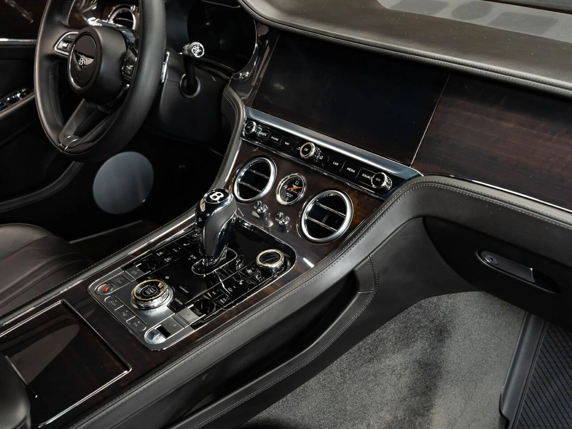 mph100_2705380957_bentley_continental_2022_86cb196df5
