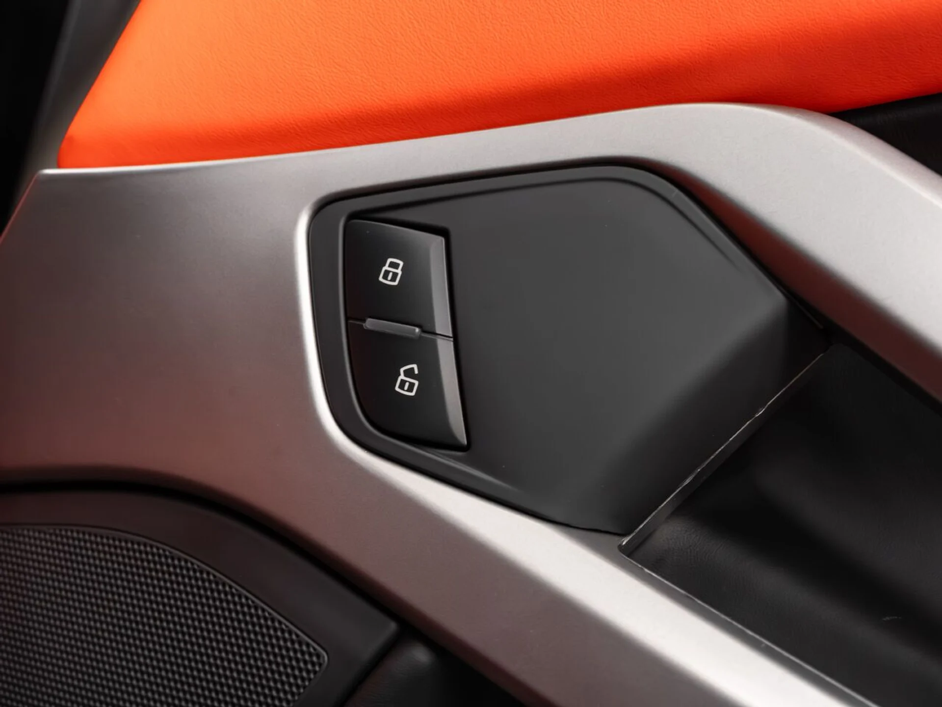 mph100_2943175121_lamborghini_aventador_2015_20e12bf8da