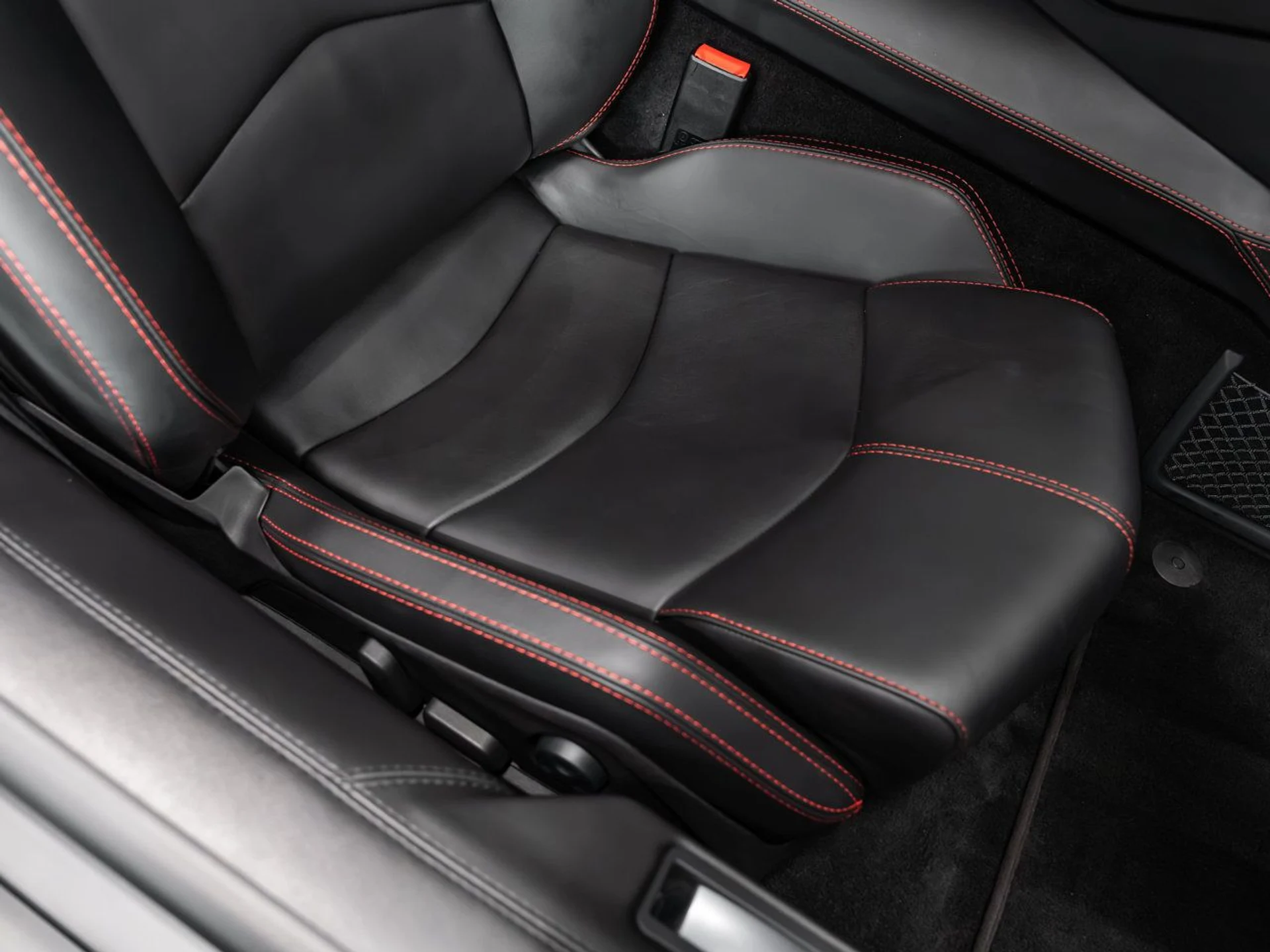 mph100_3063577365_lamborghini_aventador_2017_072a252510