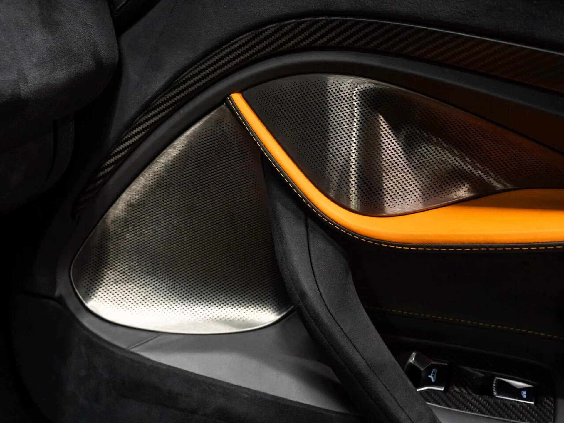 mph100_3207240554_mclaren_720s_2018_c4d151a6db