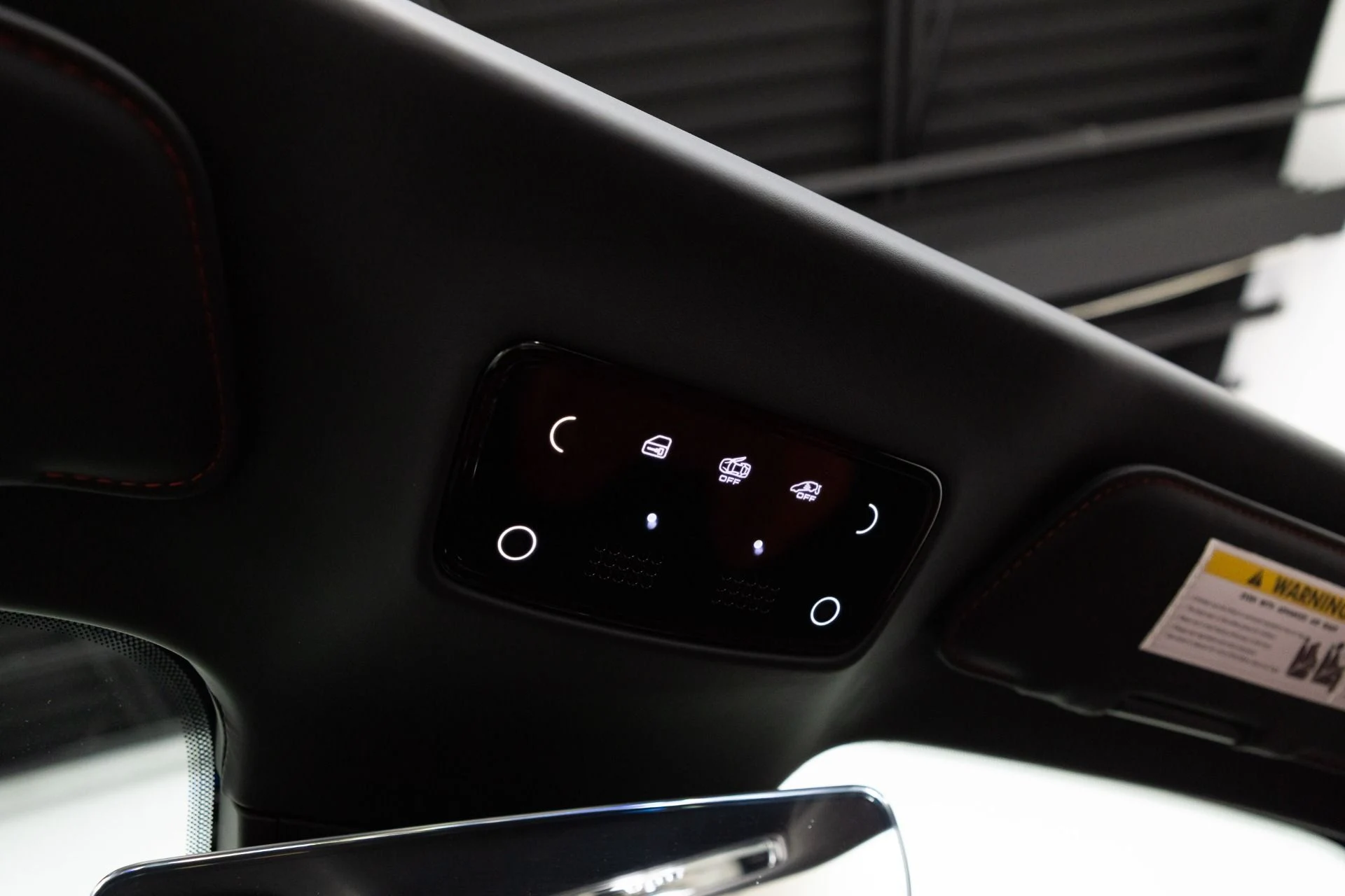 mph100_3219324857_Used_2022_Ferrari_SF_90_Spider_1774535905_cb948cffbe