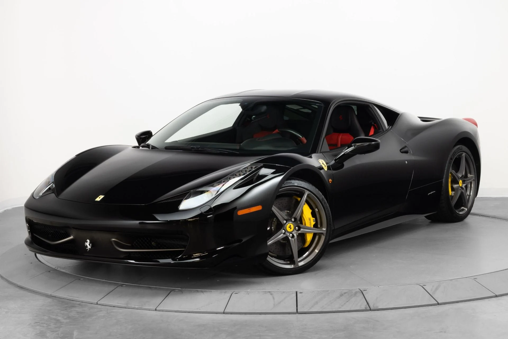mph100_3379375335_Used_2015_Ferrari_458_Italia_1784229410_15dd44b9c3