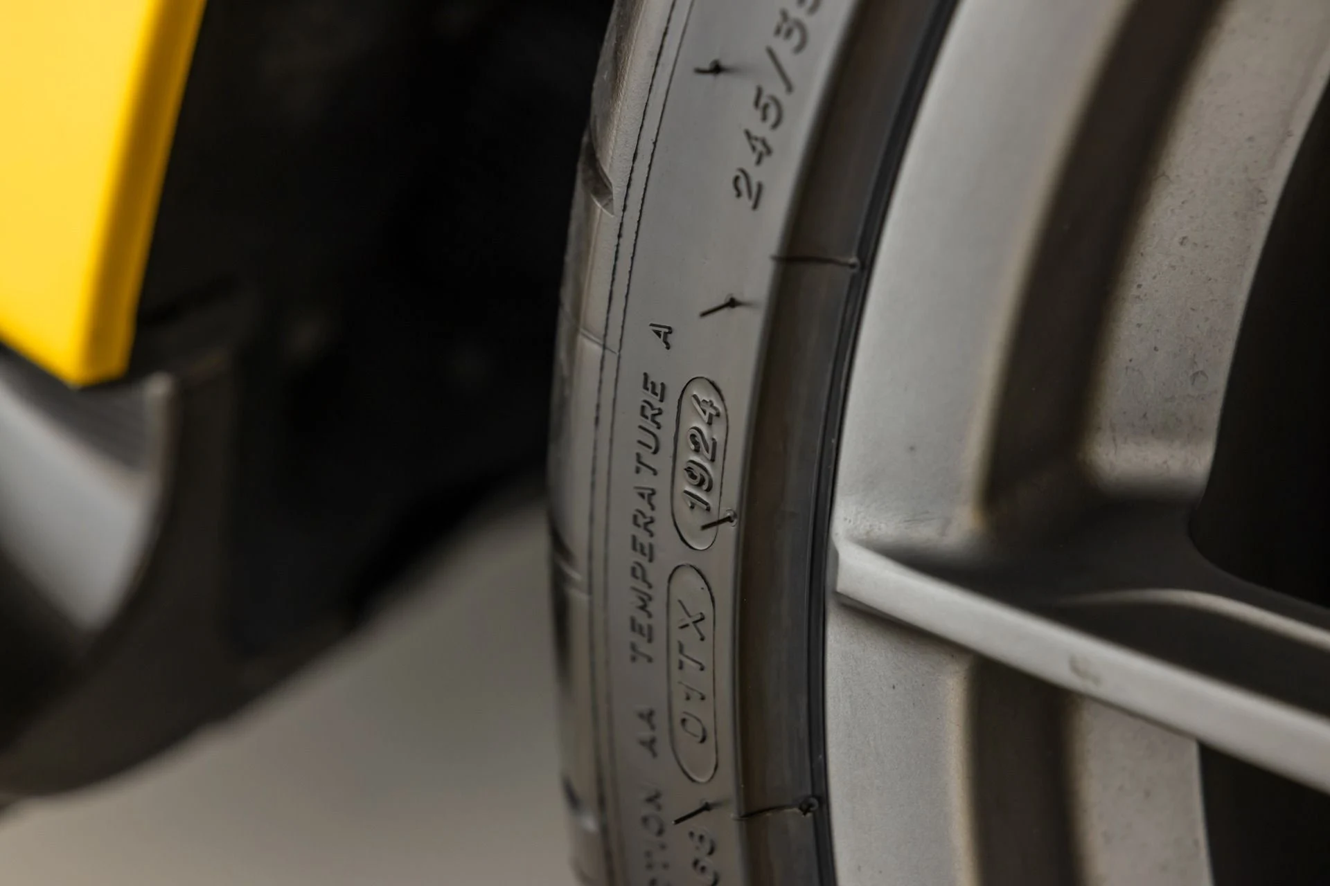 mph100_3548480869_13163_p101_l_af98c611cc