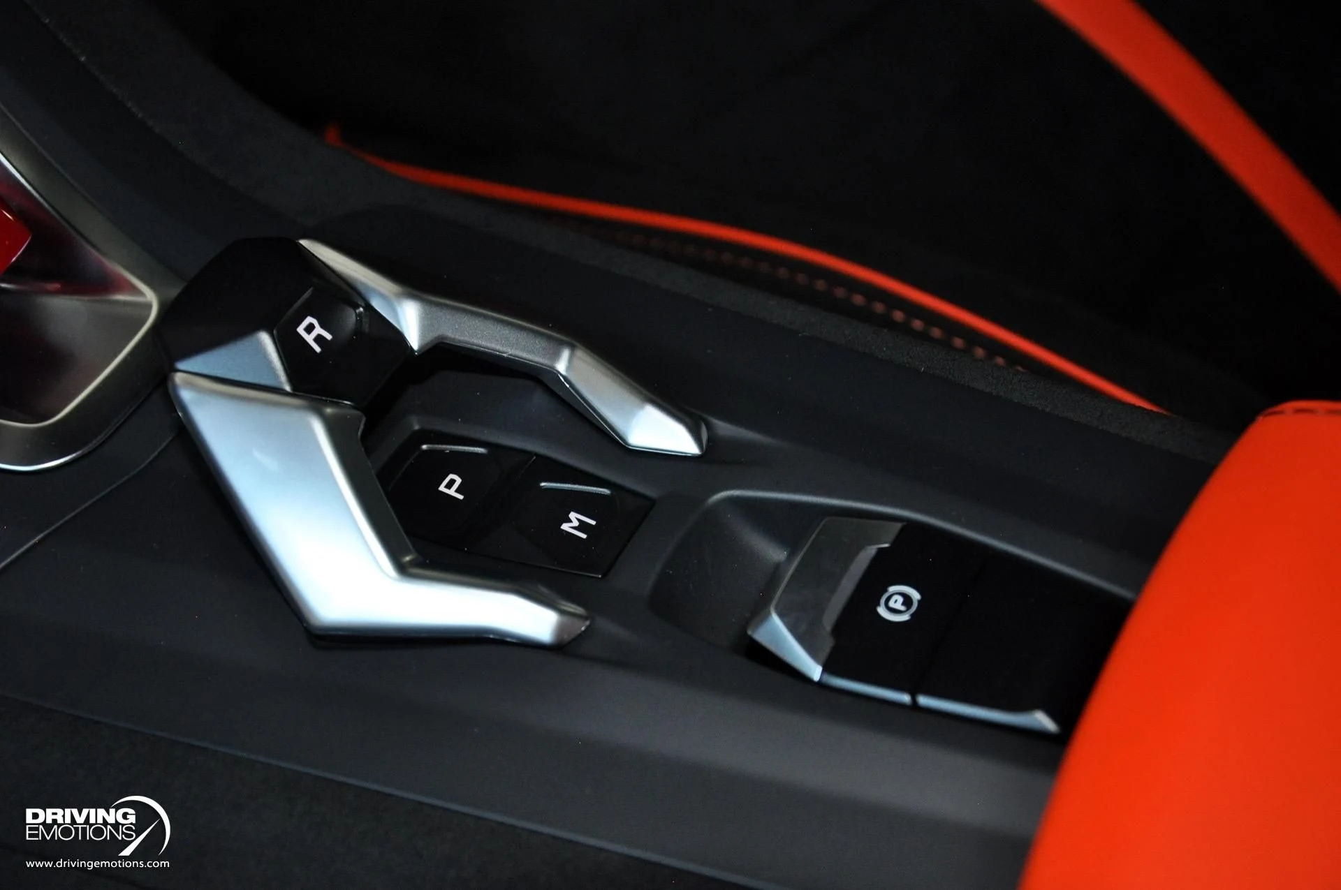 mph100_3827231290_743_p101_l_4fec605b21