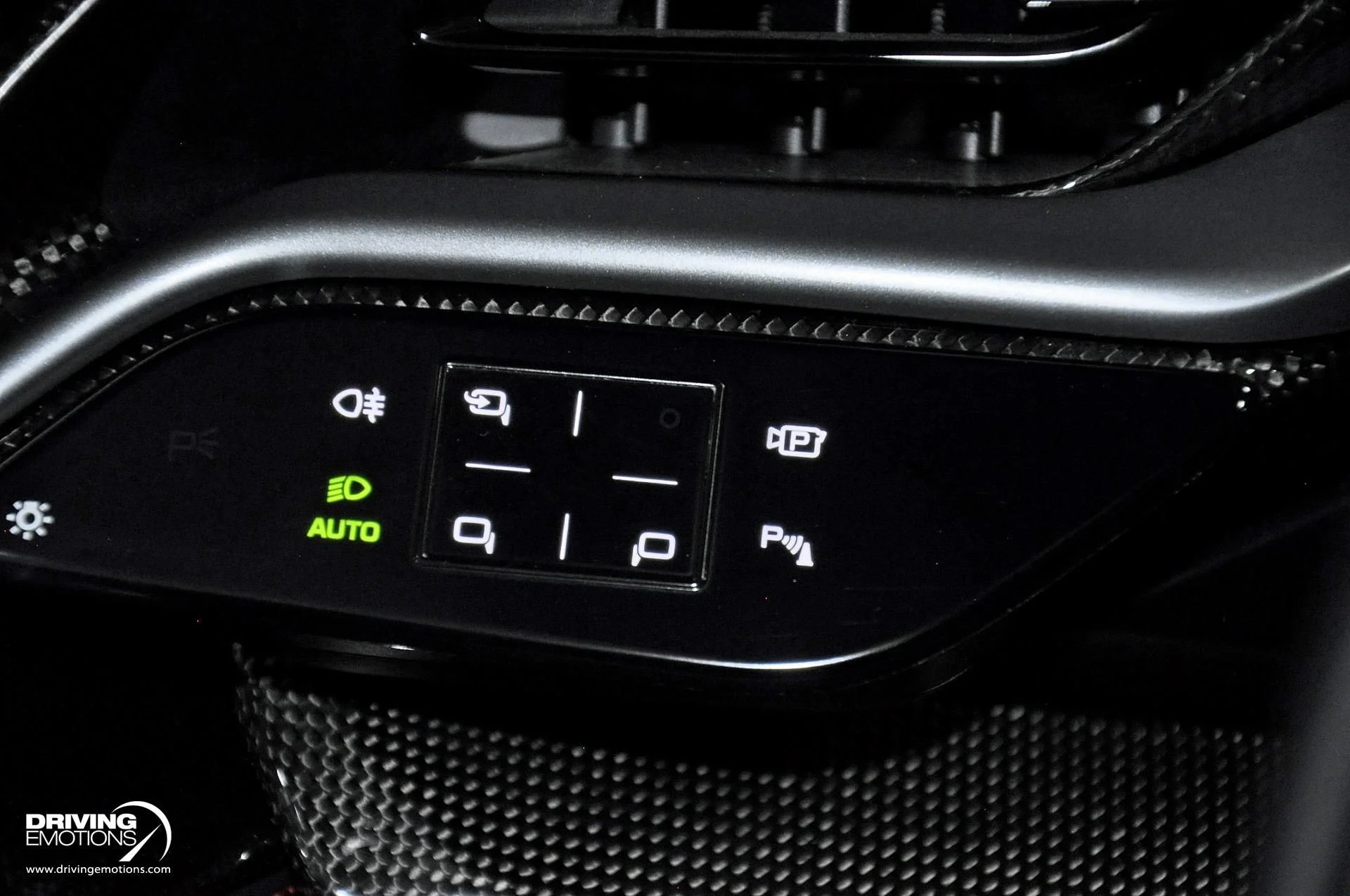 mph100_3905761496_860_p101_l_d9562ea3c1