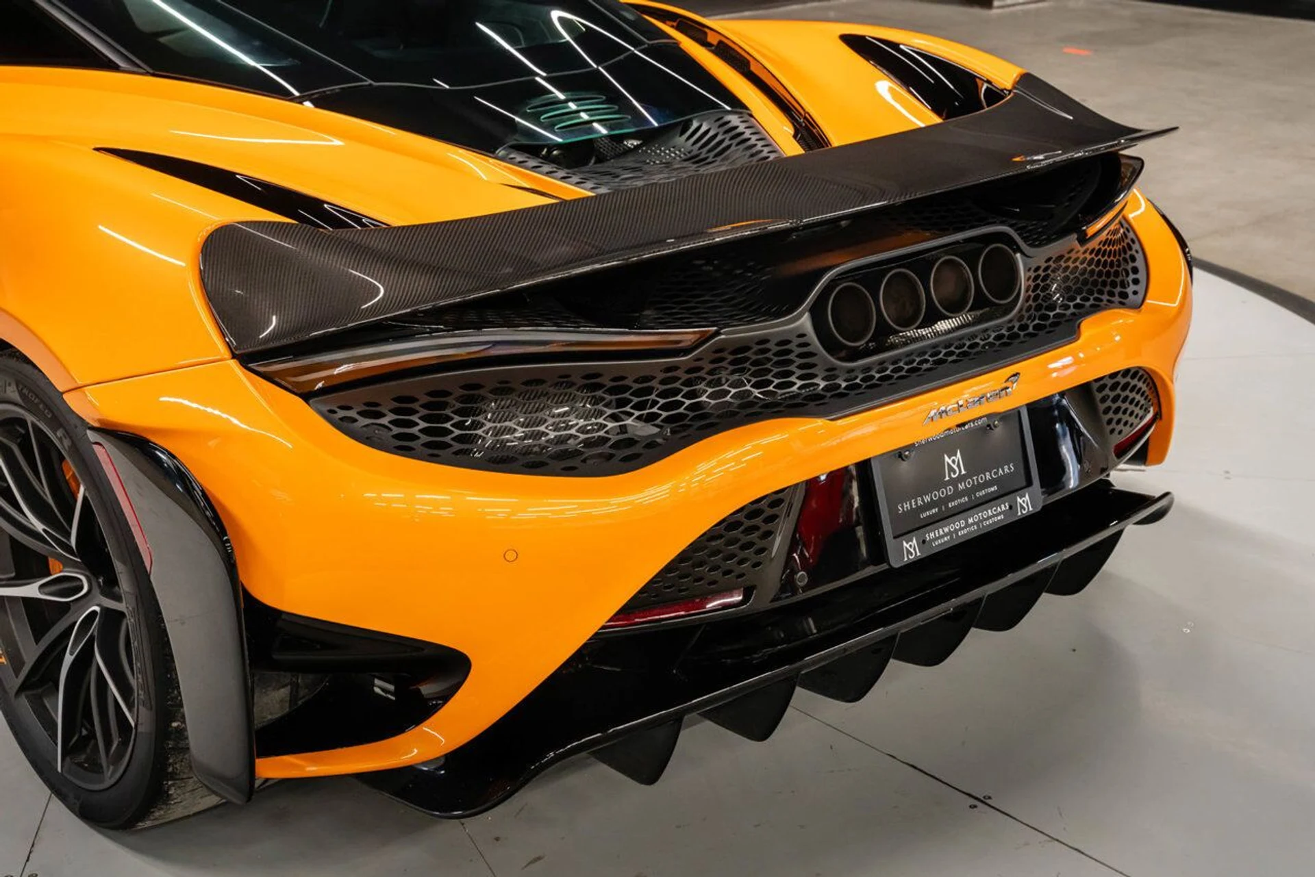 mph100_3968097595_mclaren_765lt_2021_80de7a25e4