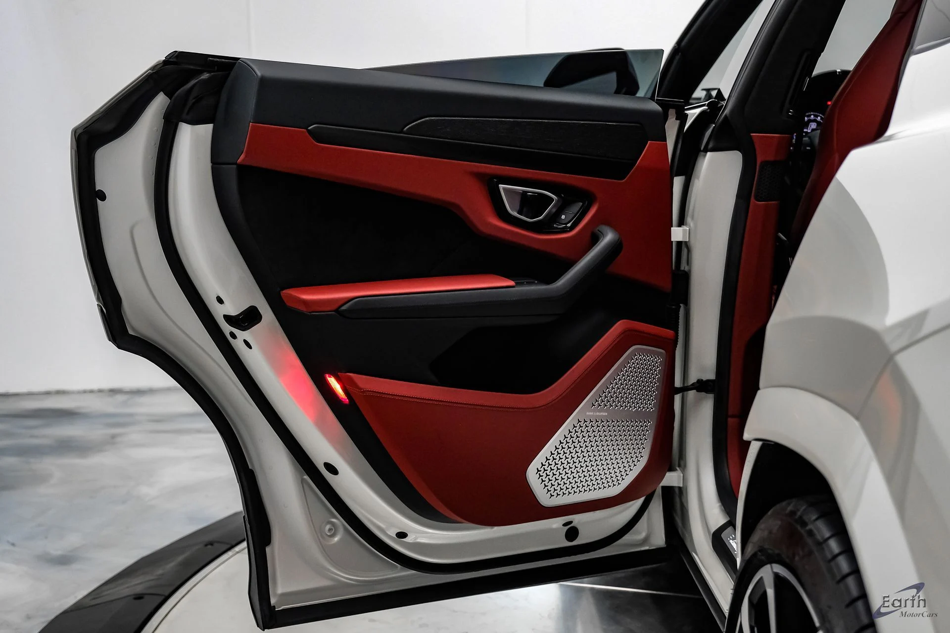 mph100_4109047552_43c9a5baf7a18df4278edf8b29373c02x_0141174be0