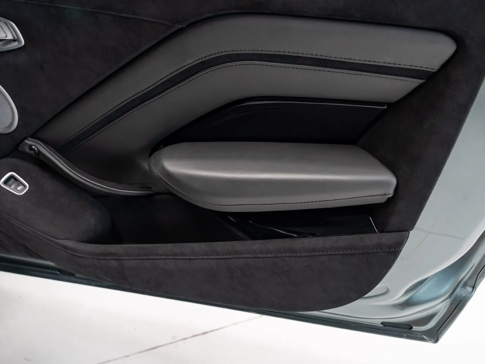 mph100_4257480716_aston_martin_vantage_2020_19cf02e464