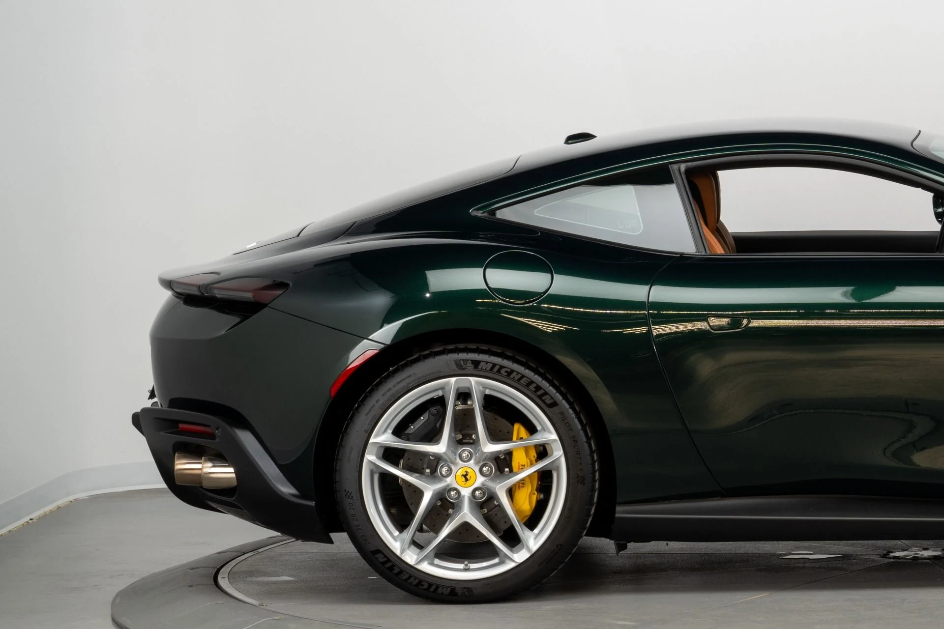 mph100_702018639_Used_2022_Ferrari_Roma_1772575274_79f0f17fff