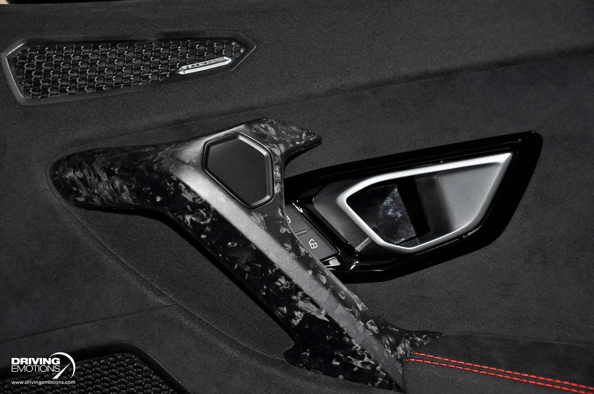 mph101_1403798893_863_p102_l_d1060bc08c