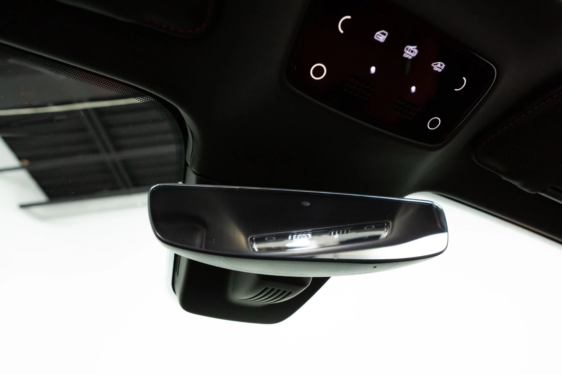 mph101_1628766846_Used_2022_Ferrari_SF_90_Spider_1774535905_e11c91030b