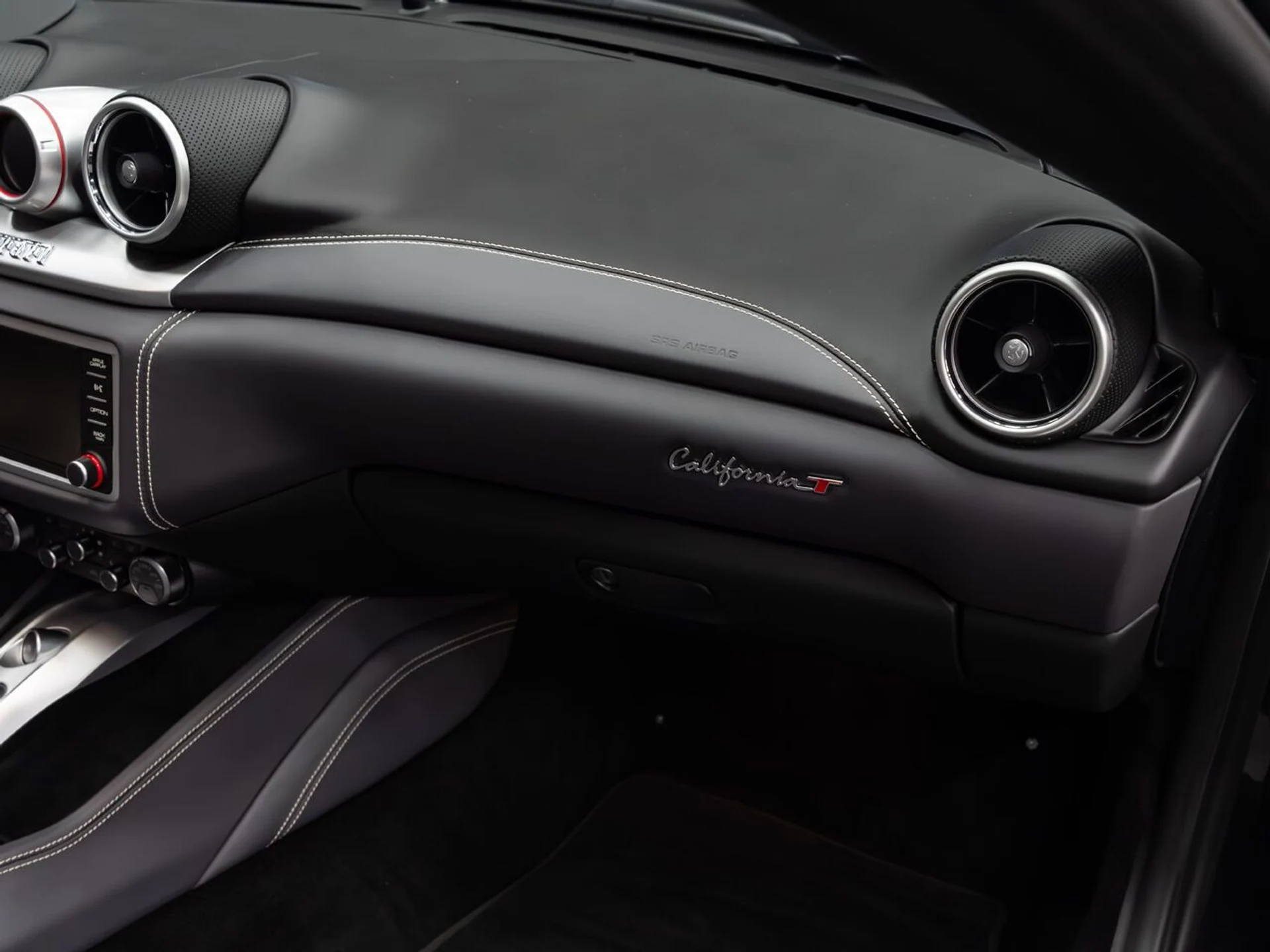 mph101_1638326654_ferrari_california_2015_d2a3921546