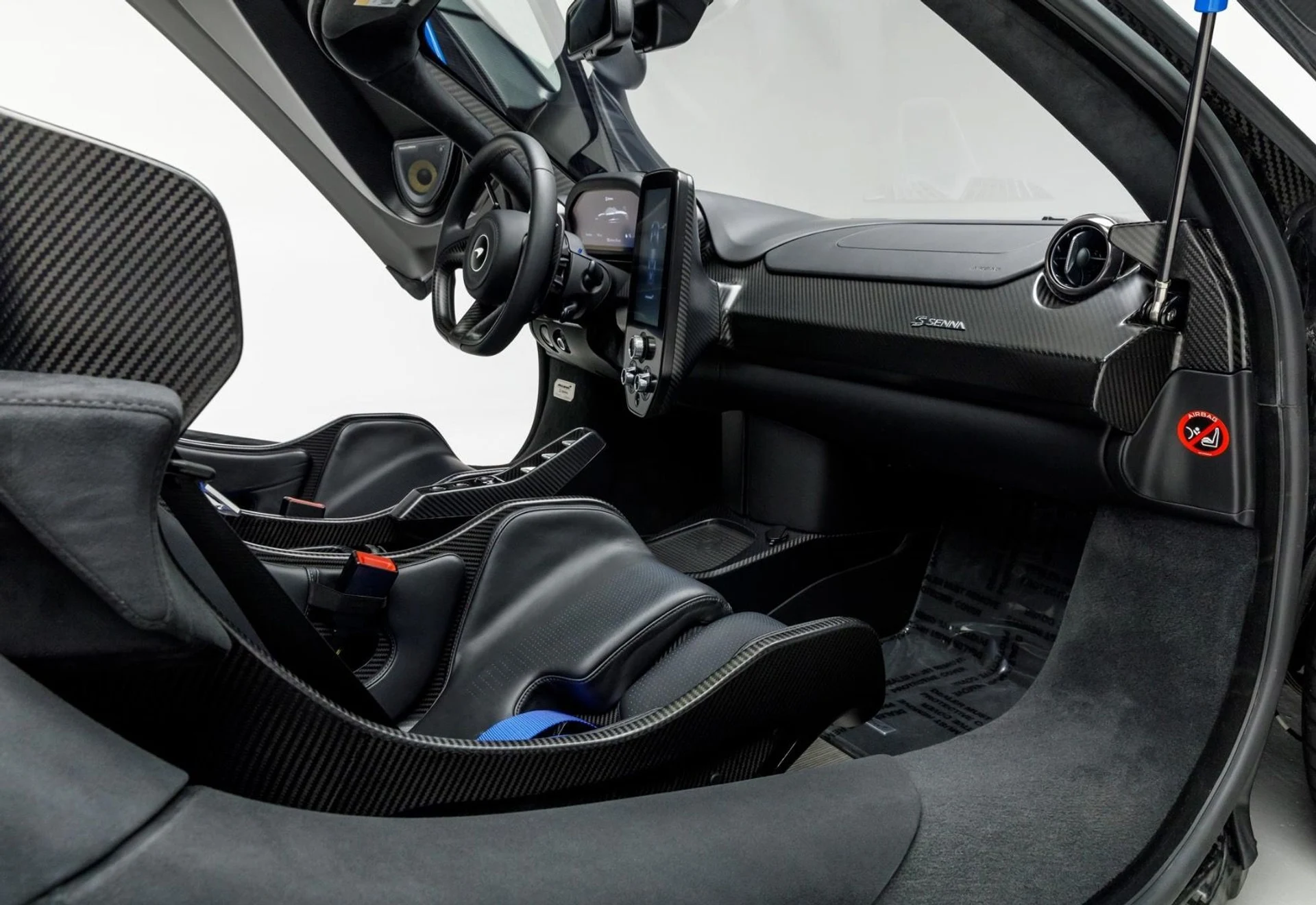 mph101_2362236106_12200_p102_l_3d05362e6a