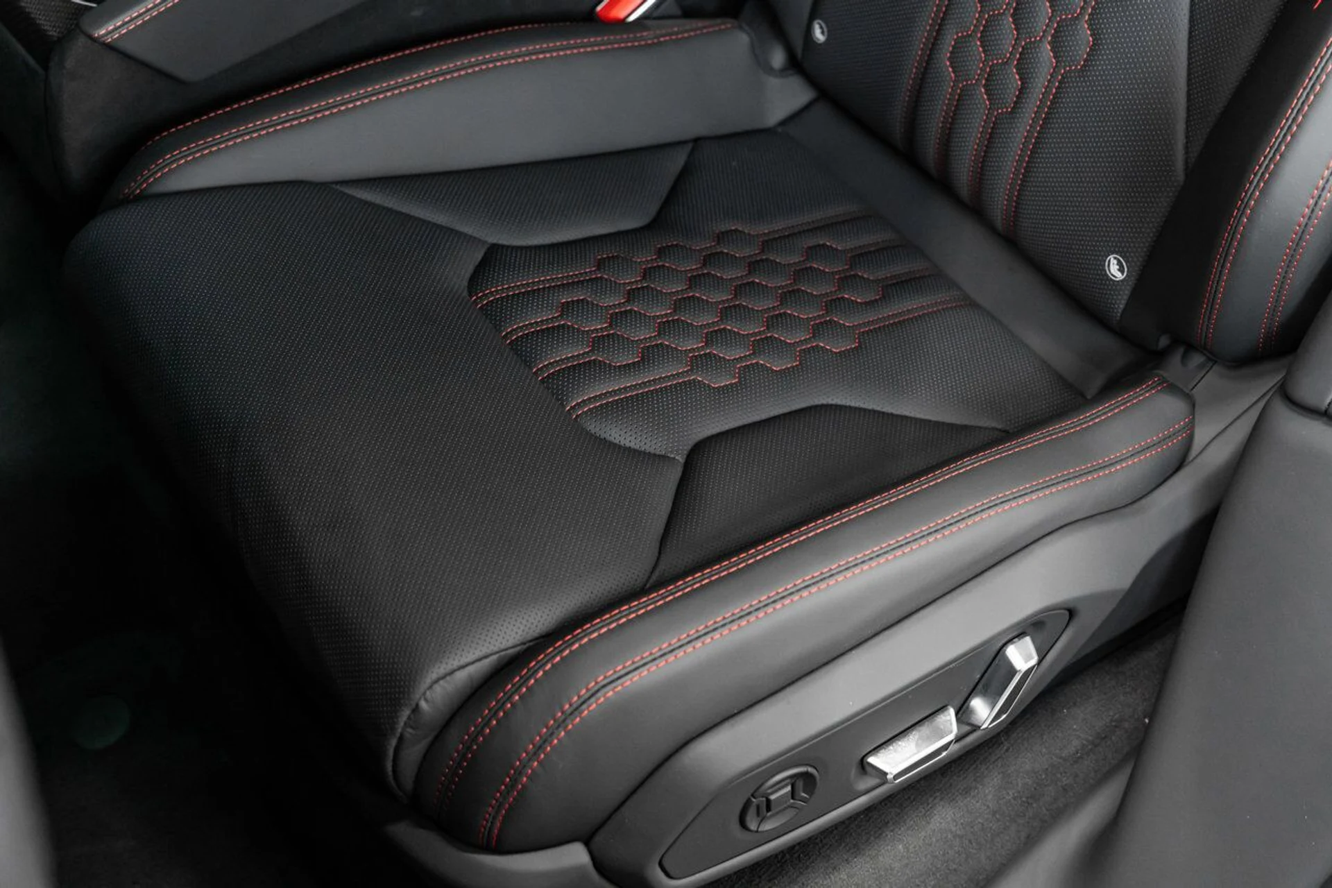 mph101_2791312505_lamborghini_urus_2023_0b98cec895