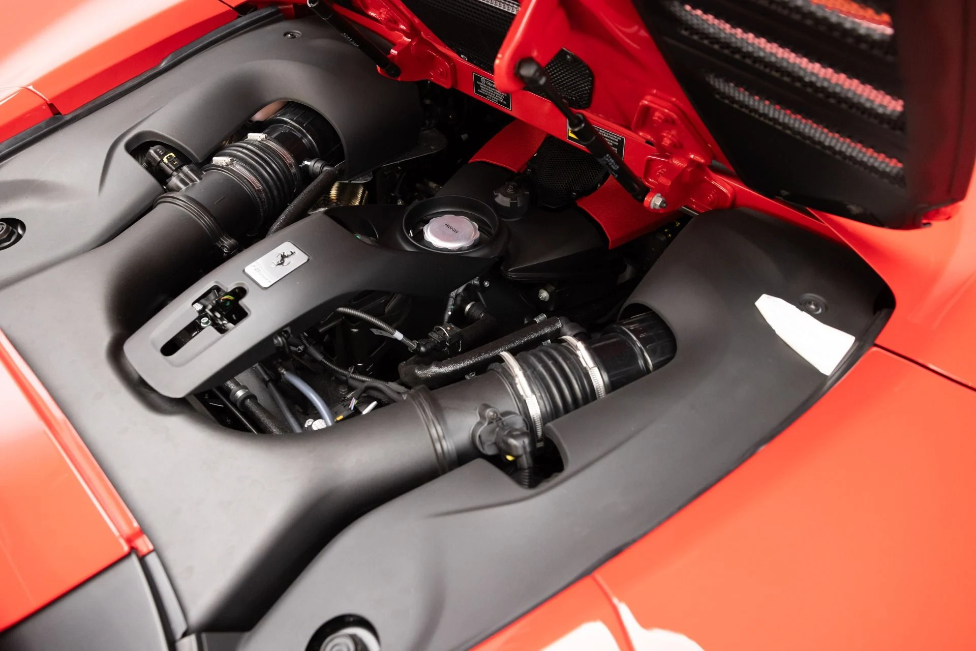 mph101_3025584741_Used_2021_Ferrari_F8_Spider_1788360479_9f92c5c261