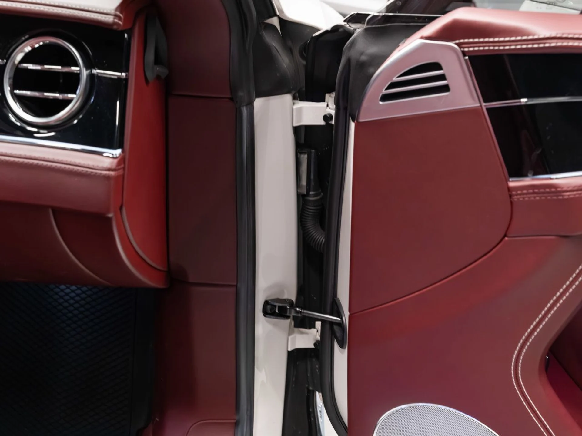 mph101_3329846393_bentley_continental_2020_7f171a6349